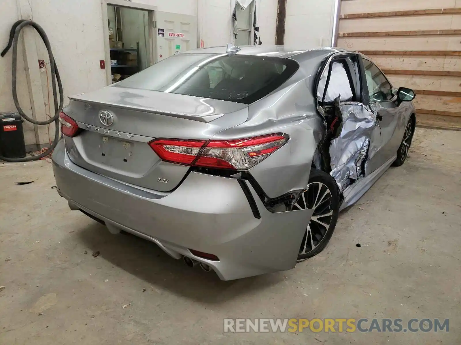 4 Photograph of a damaged car 4T1B11HK6KU768252 TOYOTA CAMRY 2019