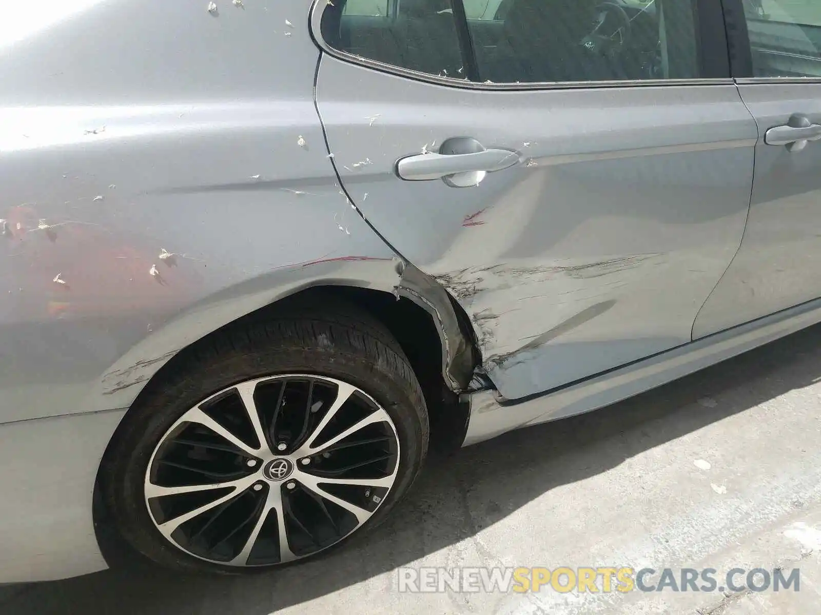 9 Photograph of a damaged car 4T1B11HK6KU773127 TOYOTA CAMRY 2019