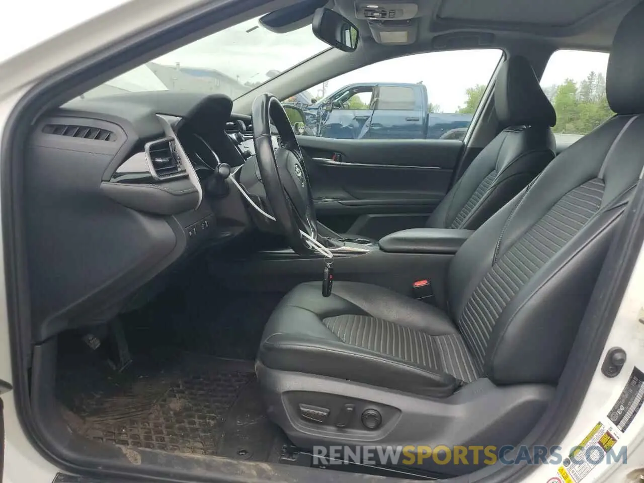 7 Photograph of a damaged car 4T1B11HK6KU777808 TOYOTA CAMRY 2019