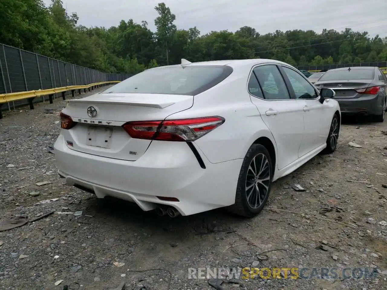 4 Photograph of a damaged car 4T1B11HK6KU782393 TOYOTA CAMRY 2019