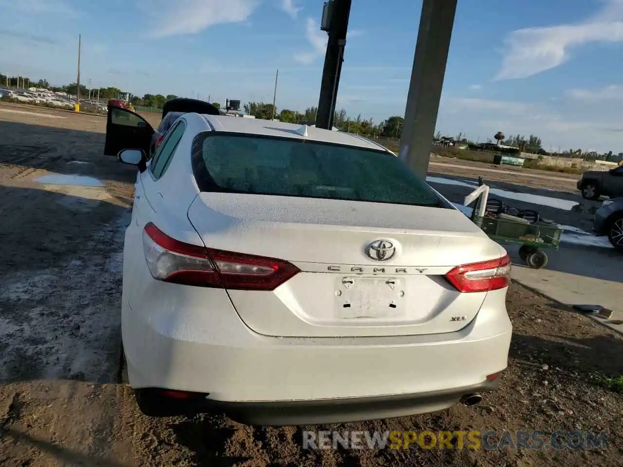 6 Photograph of a damaged car 4T1B11HK6KU790378 TOYOTA CAMRY 2019