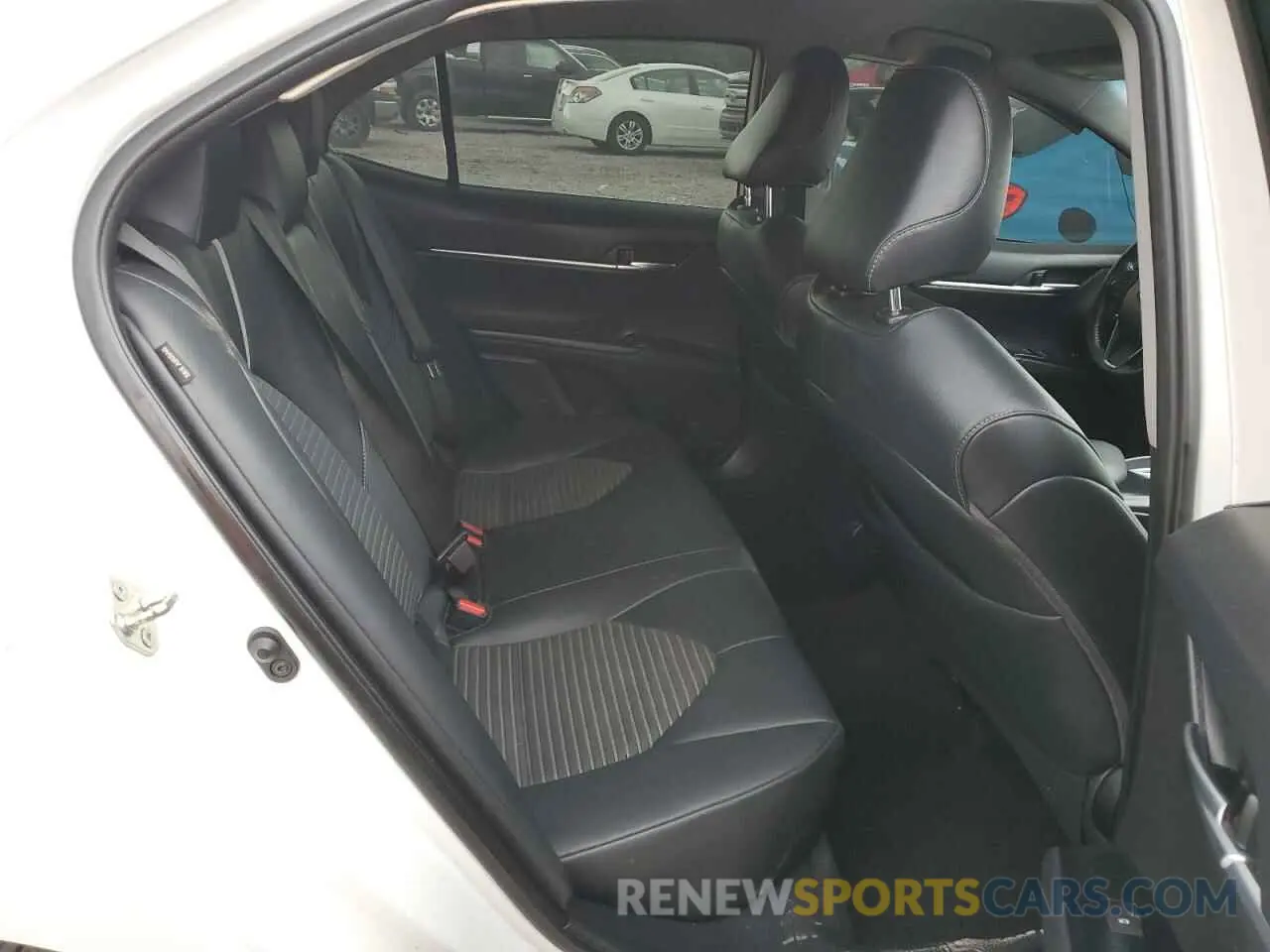 10 Photograph of a damaged car 4T1B11HK6KU791773 TOYOTA CAMRY 2019