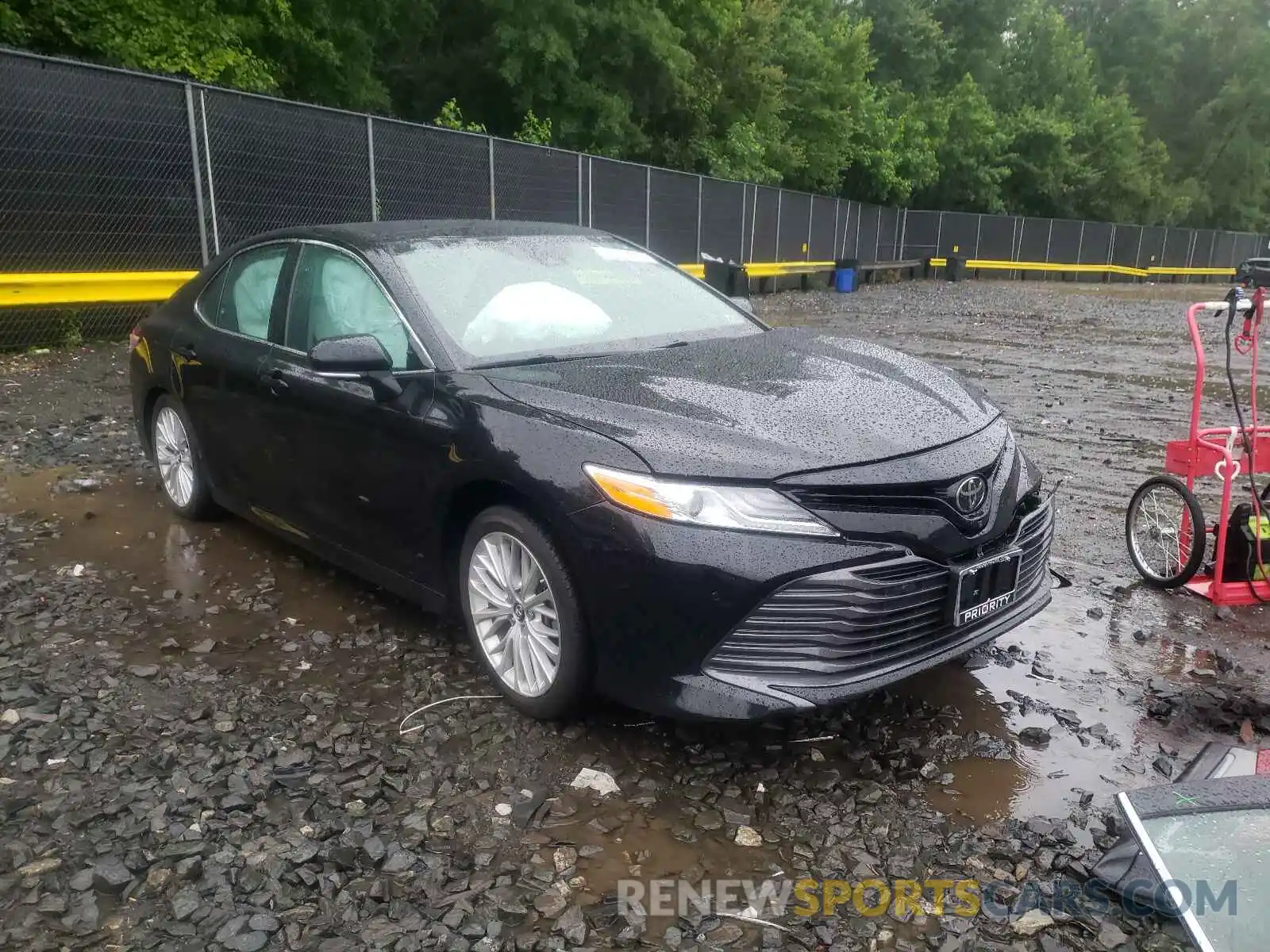 1 Photograph of a damaged car 4T1B11HK6KU792020 TOYOTA CAMRY 2019