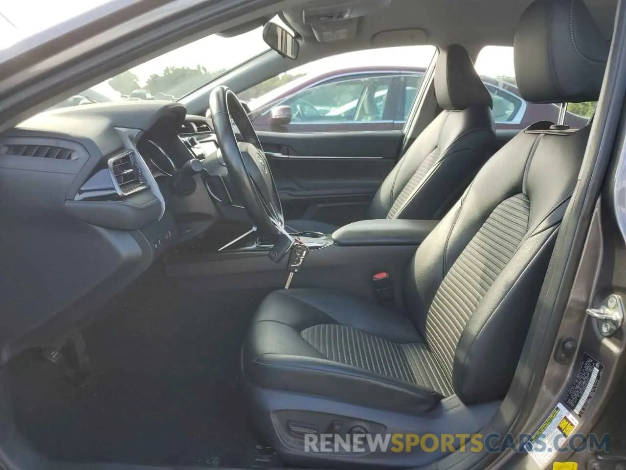7 Photograph of a damaged car 4T1B11HK6KU795547 TOYOTA CAMRY 2019