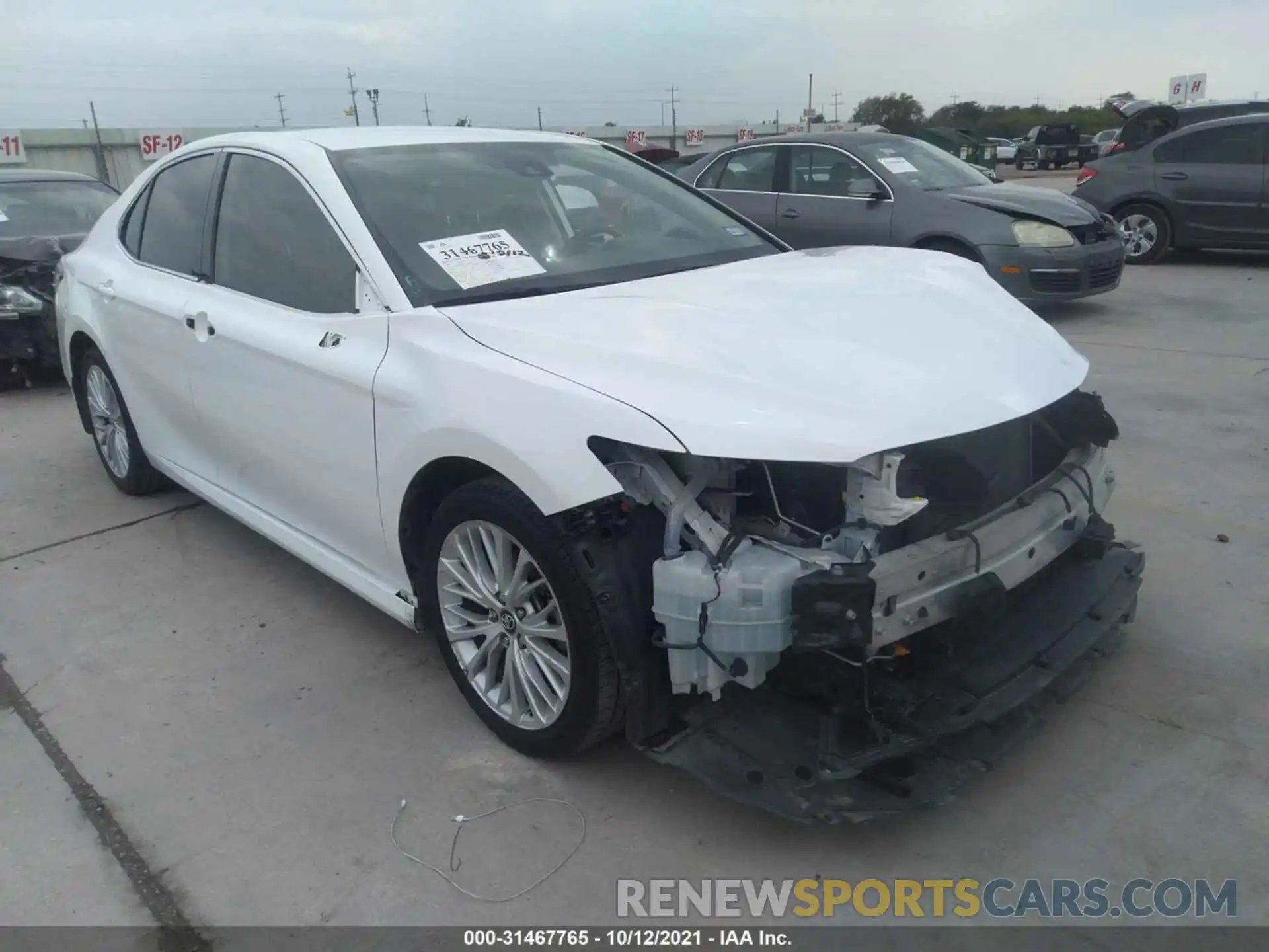 1 Photograph of a damaged car 4T1B11HK6KU796195 TOYOTA CAMRY 2019