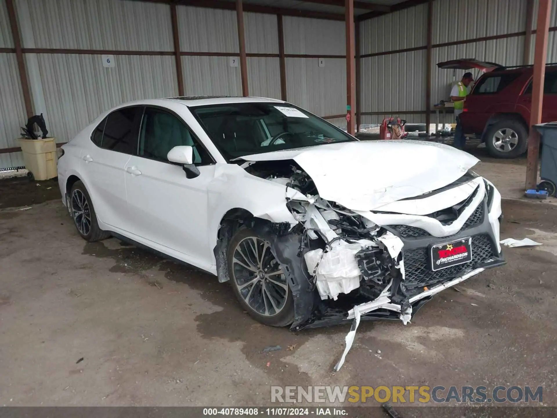 1 Photograph of a damaged car 4T1B11HK6KU799324 TOYOTA CAMRY 2019