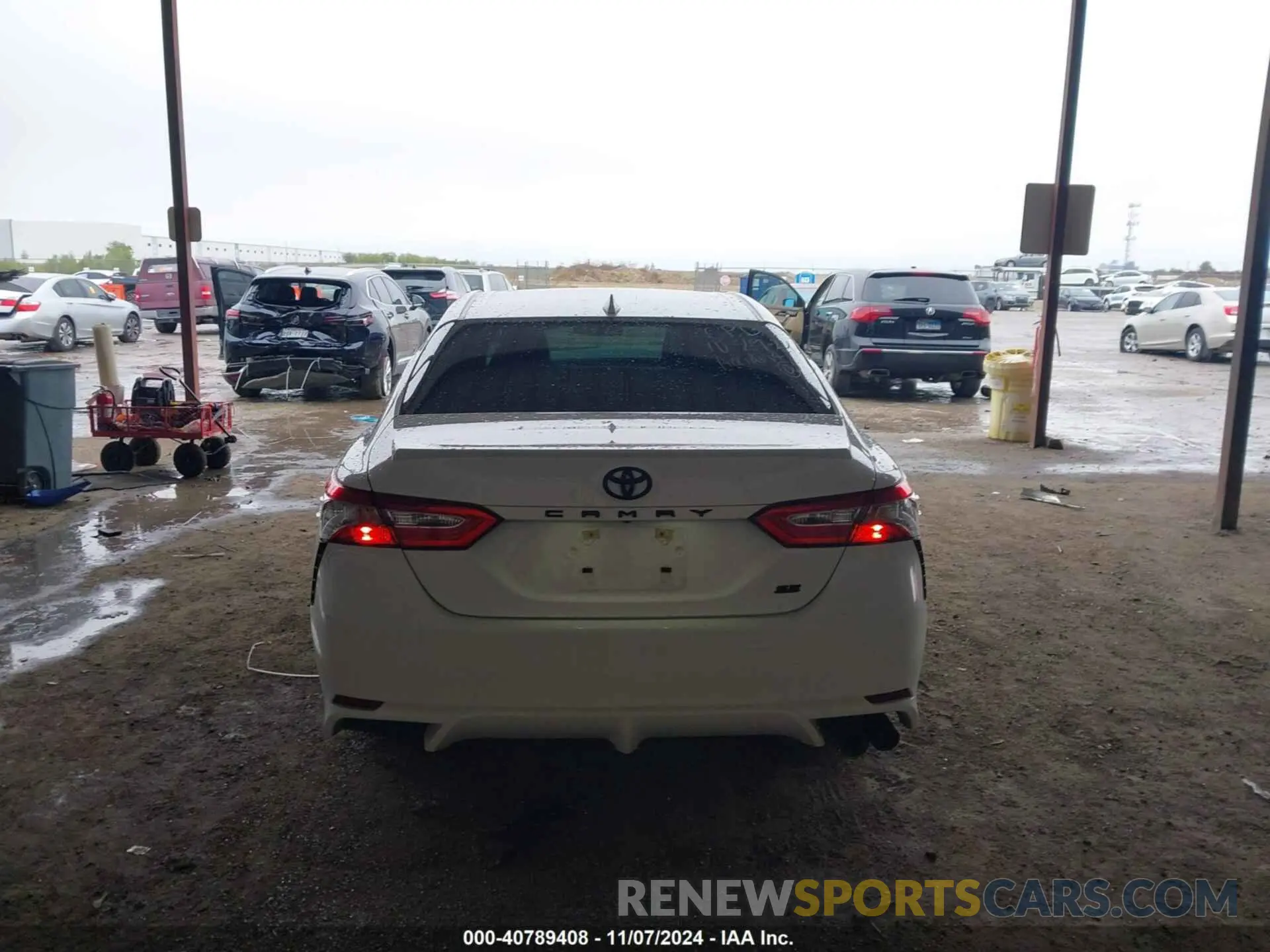 16 Photograph of a damaged car 4T1B11HK6KU799324 TOYOTA CAMRY 2019