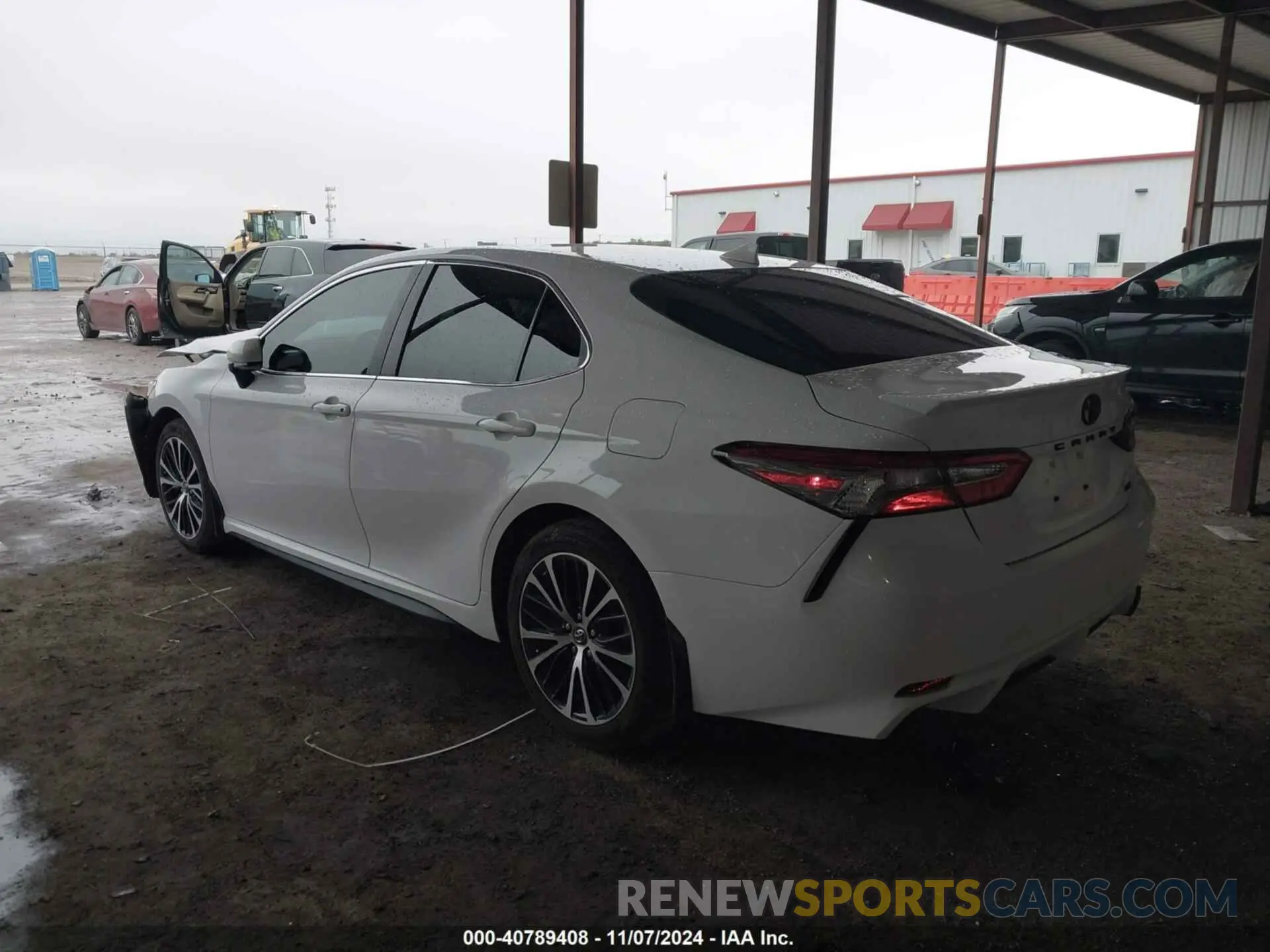 3 Photograph of a damaged car 4T1B11HK6KU799324 TOYOTA CAMRY 2019