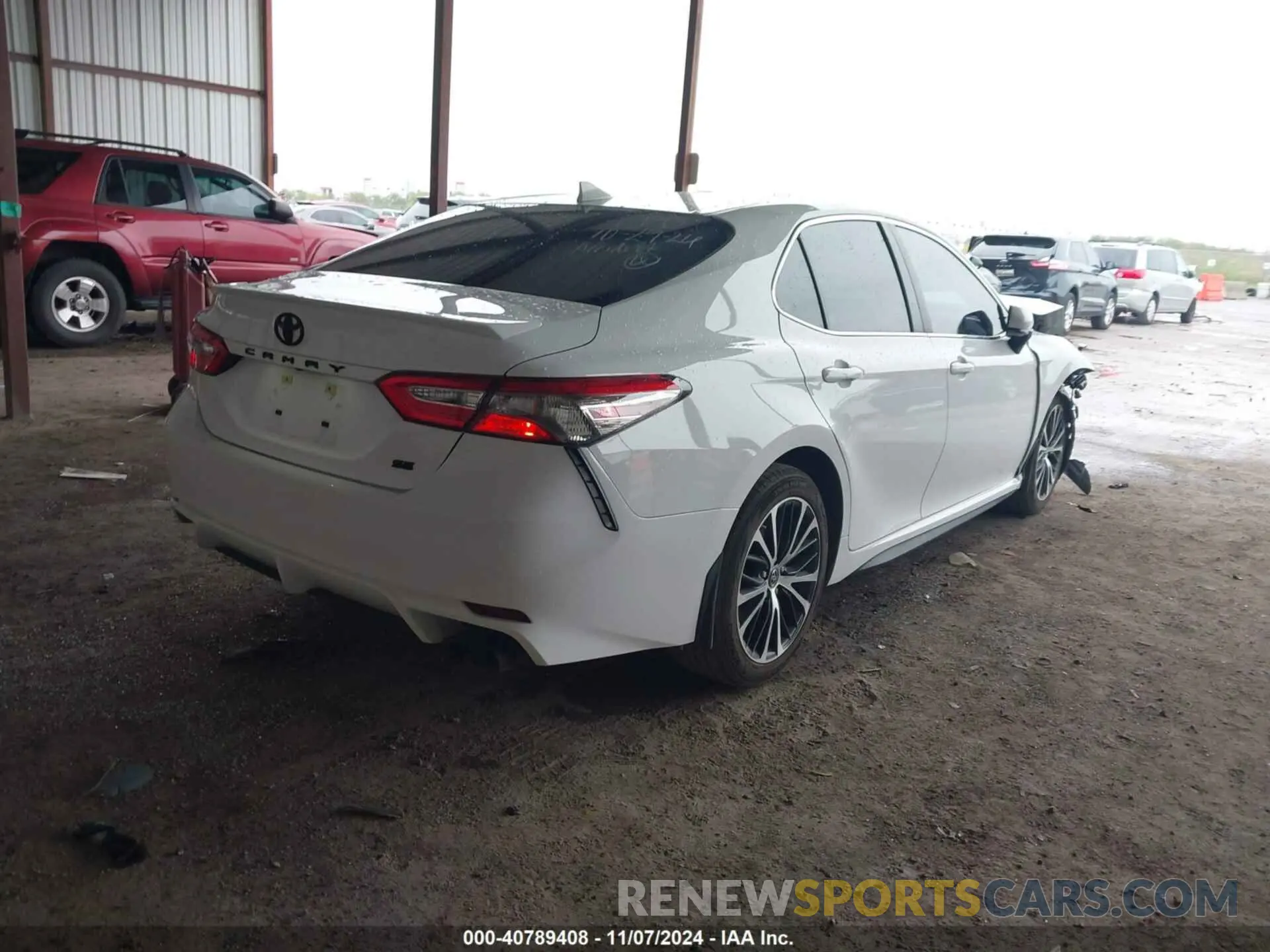 4 Photograph of a damaged car 4T1B11HK6KU799324 TOYOTA CAMRY 2019