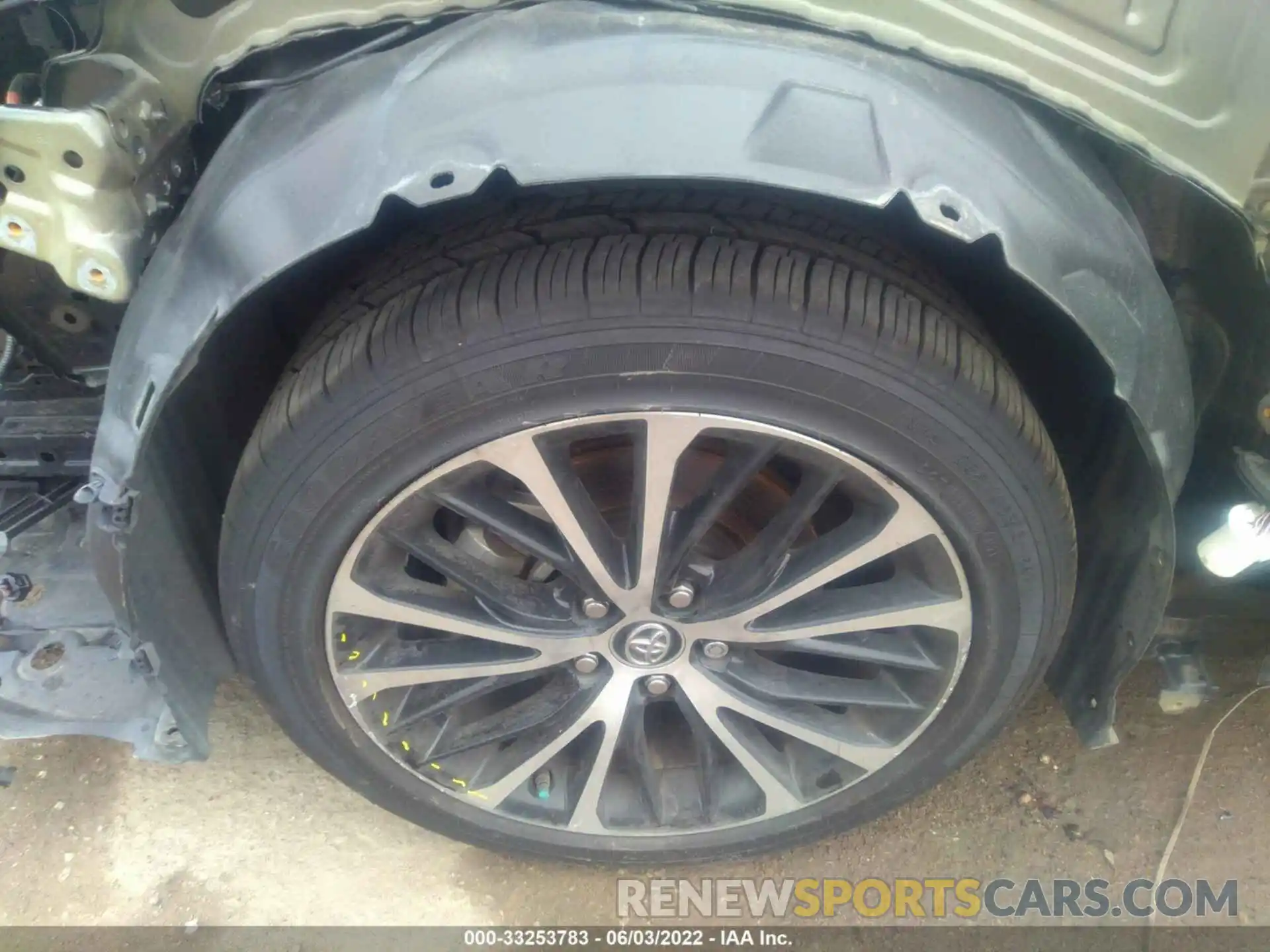 13 Photograph of a damaged car 4T1B11HK6KU800892 TOYOTA CAMRY 2019