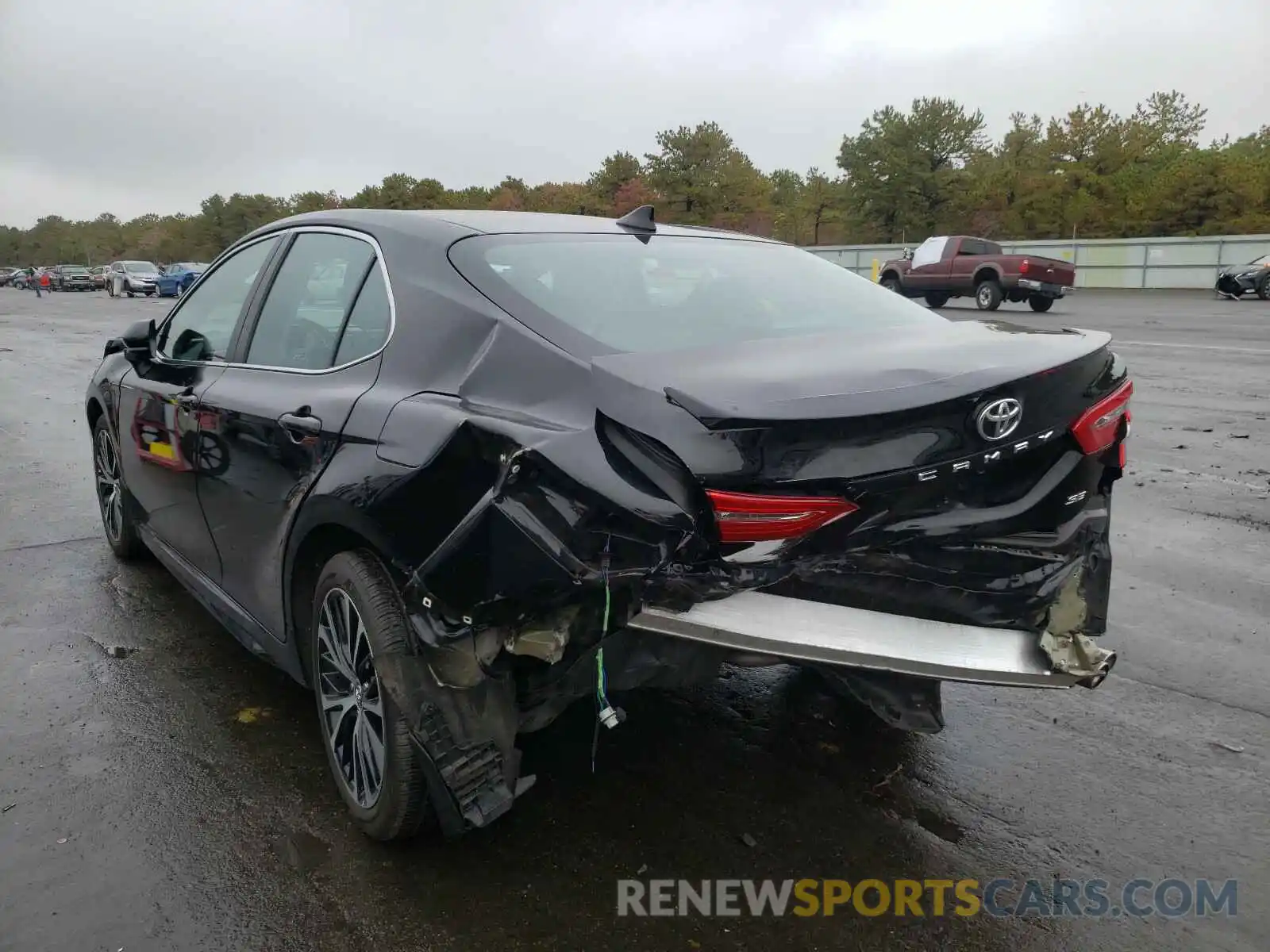 3 Photograph of a damaged car 4T1B11HK6KU804523 TOYOTA CAMRY 2019