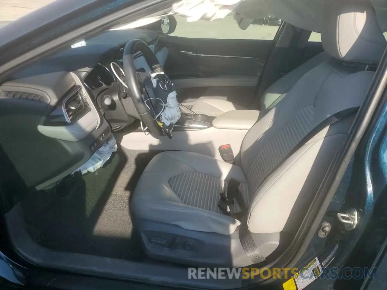 7 Photograph of a damaged car 4T1B11HK6KU806515 TOYOTA CAMRY 2019