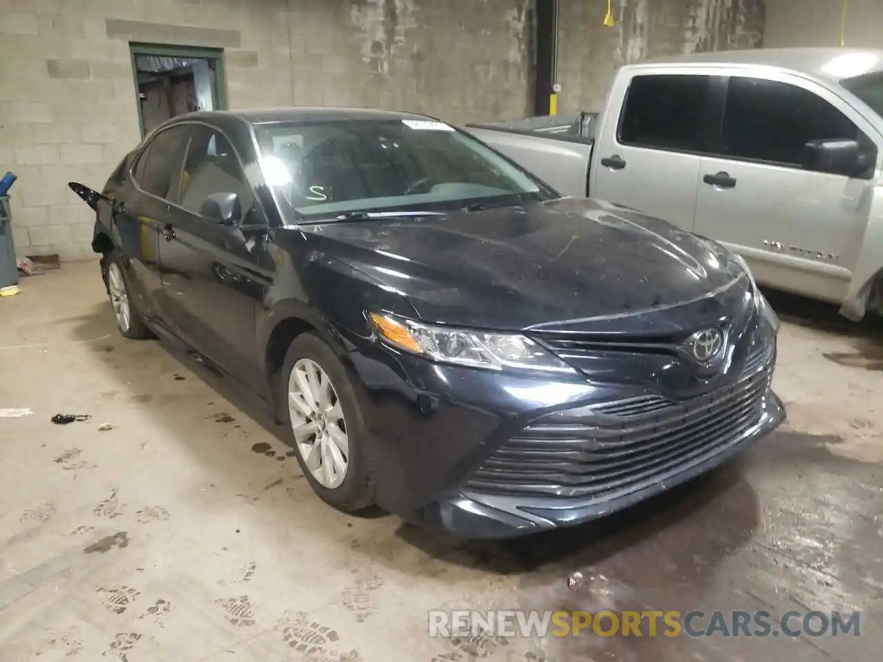 1 Photograph of a damaged car 4T1B11HK6KU813710 TOYOTA CAMRY 2019