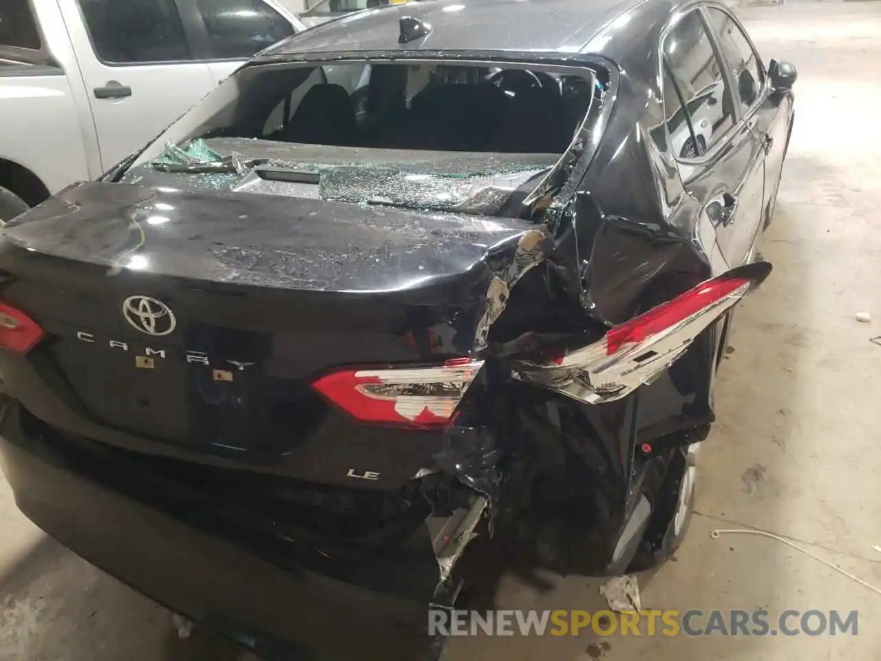 9 Photograph of a damaged car 4T1B11HK6KU813710 TOYOTA CAMRY 2019