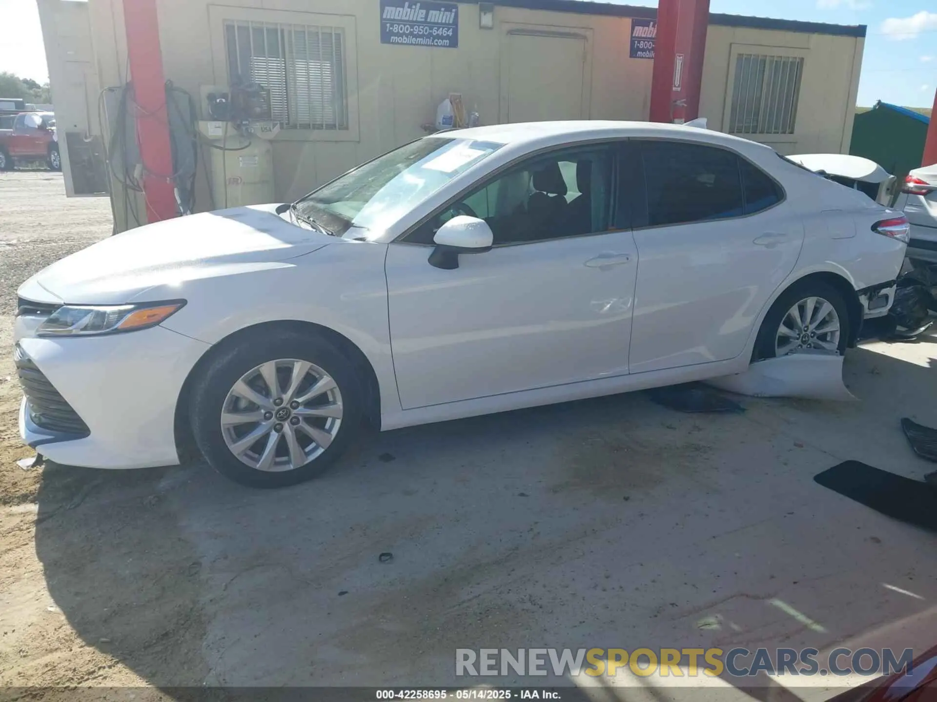 14 Photograph of a damaged car 4T1B11HK6KU821600 TOYOTA CAMRY 2019