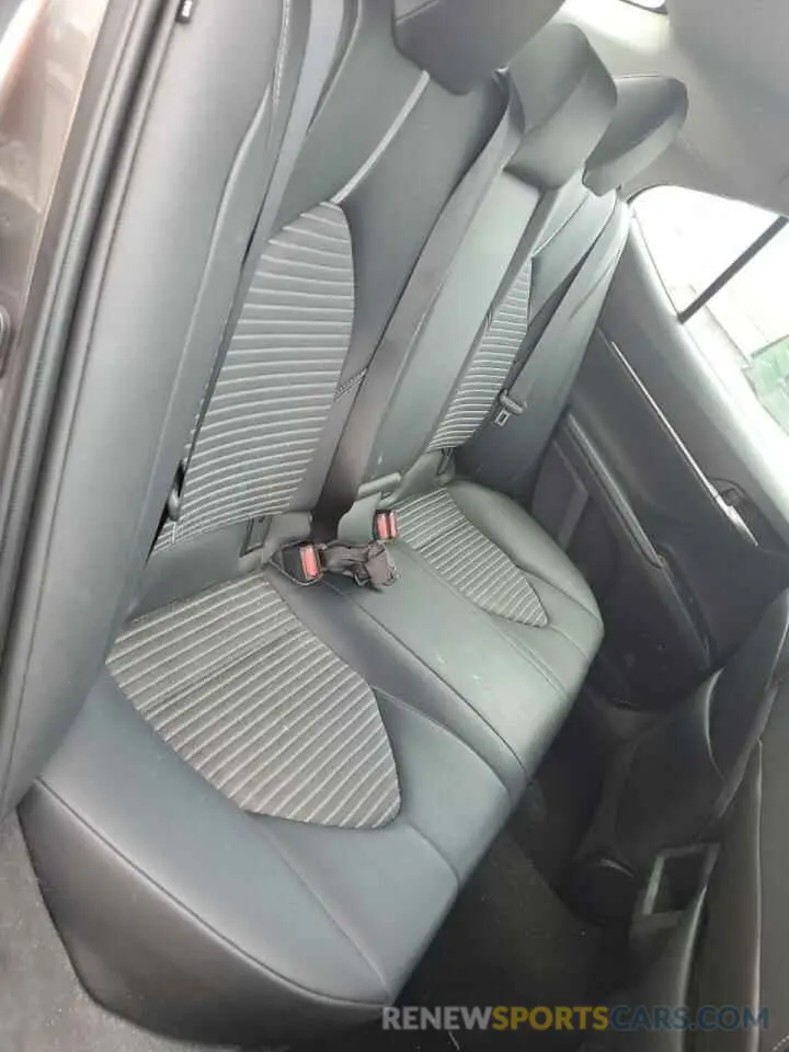 10 Photograph of a damaged car 4T1B11HK6KU824044 TOYOTA CAMRY 2019