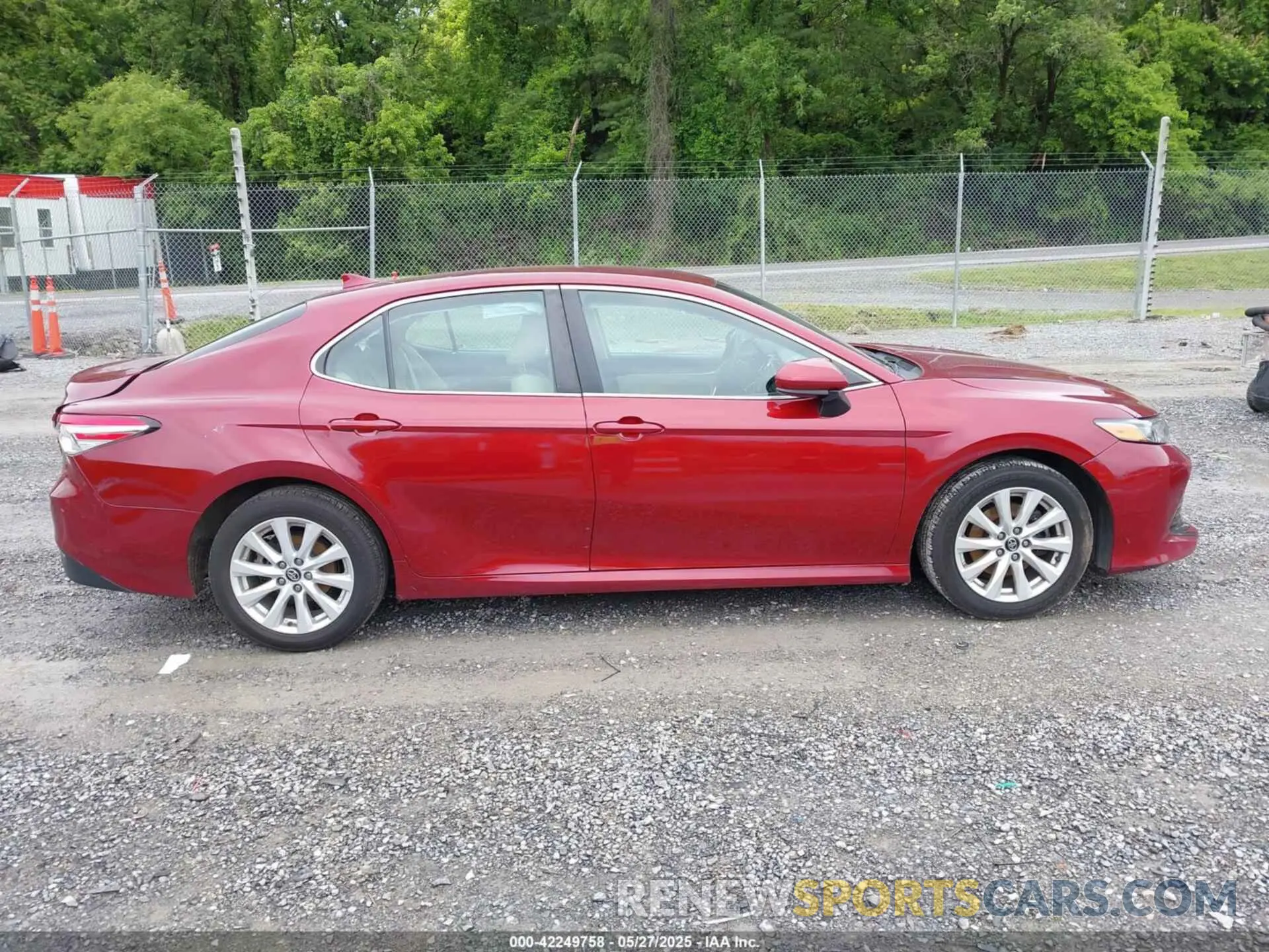 13 Photograph of a damaged car 4T1B11HK6KU825971 TOYOTA CAMRY 2019