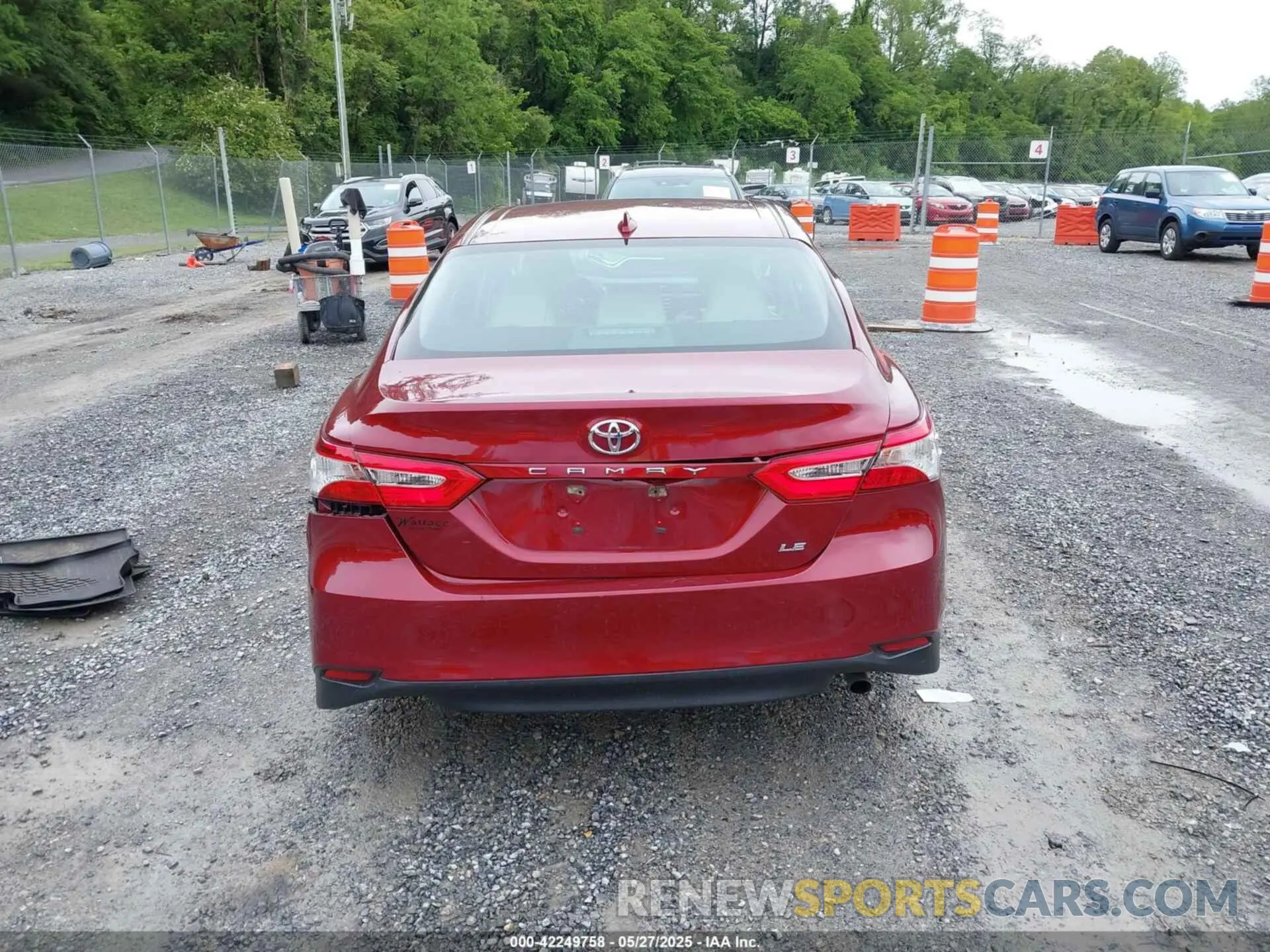 16 Photograph of a damaged car 4T1B11HK6KU825971 TOYOTA CAMRY 2019
