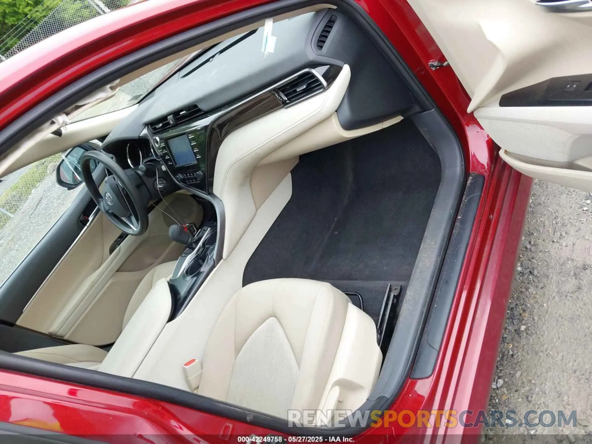 5 Photograph of a damaged car 4T1B11HK6KU825971 TOYOTA CAMRY 2019