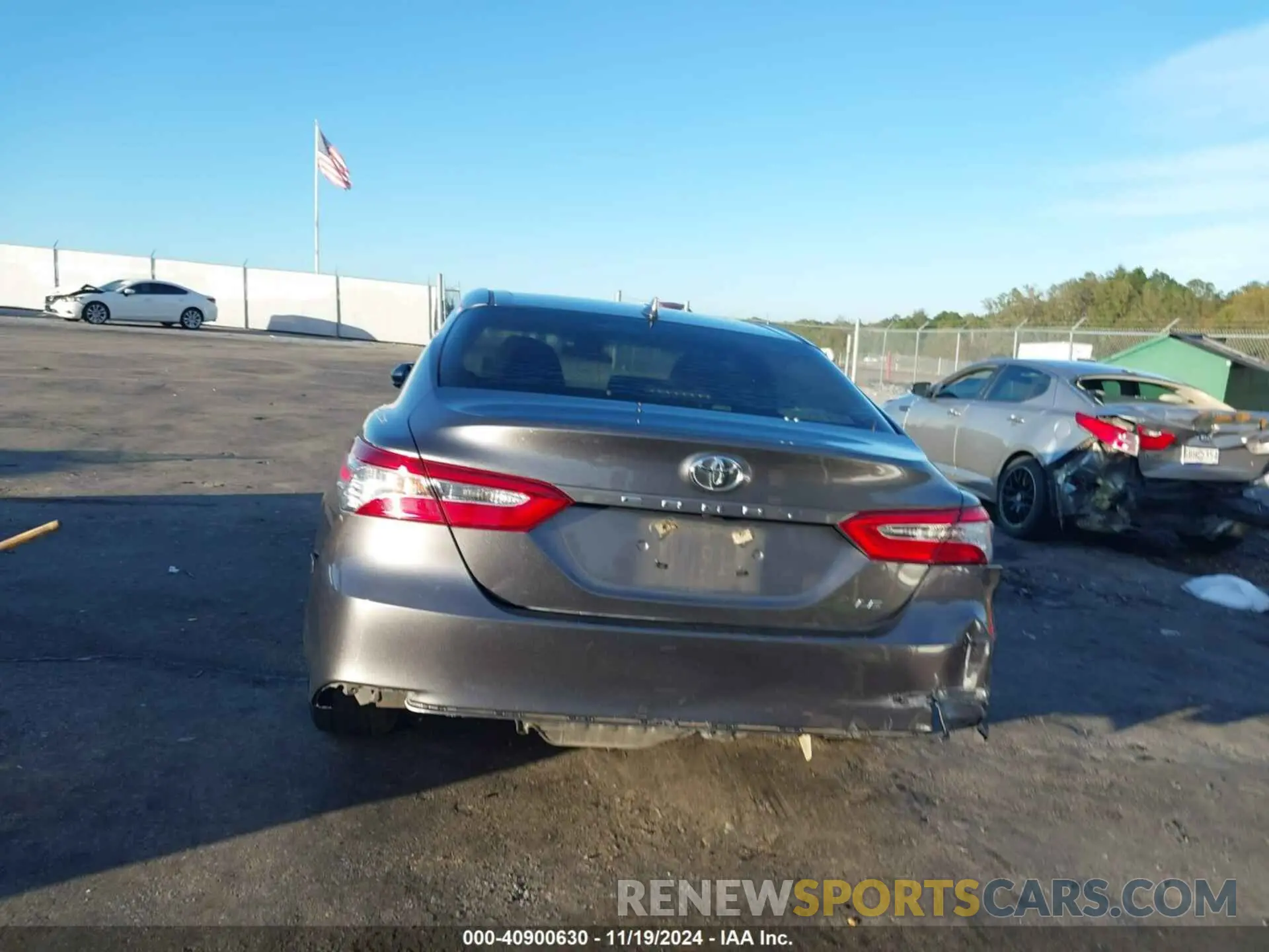 13 Photograph of a damaged car 4T1B11HK6KU826019 TOYOTA CAMRY 2019