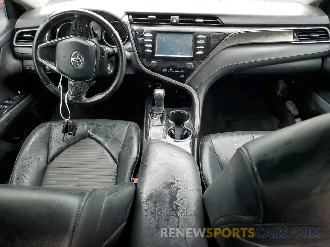 8 Photograph of a damaged car 4T1B11HK6KU826098 TOYOTA CAMRY 2019