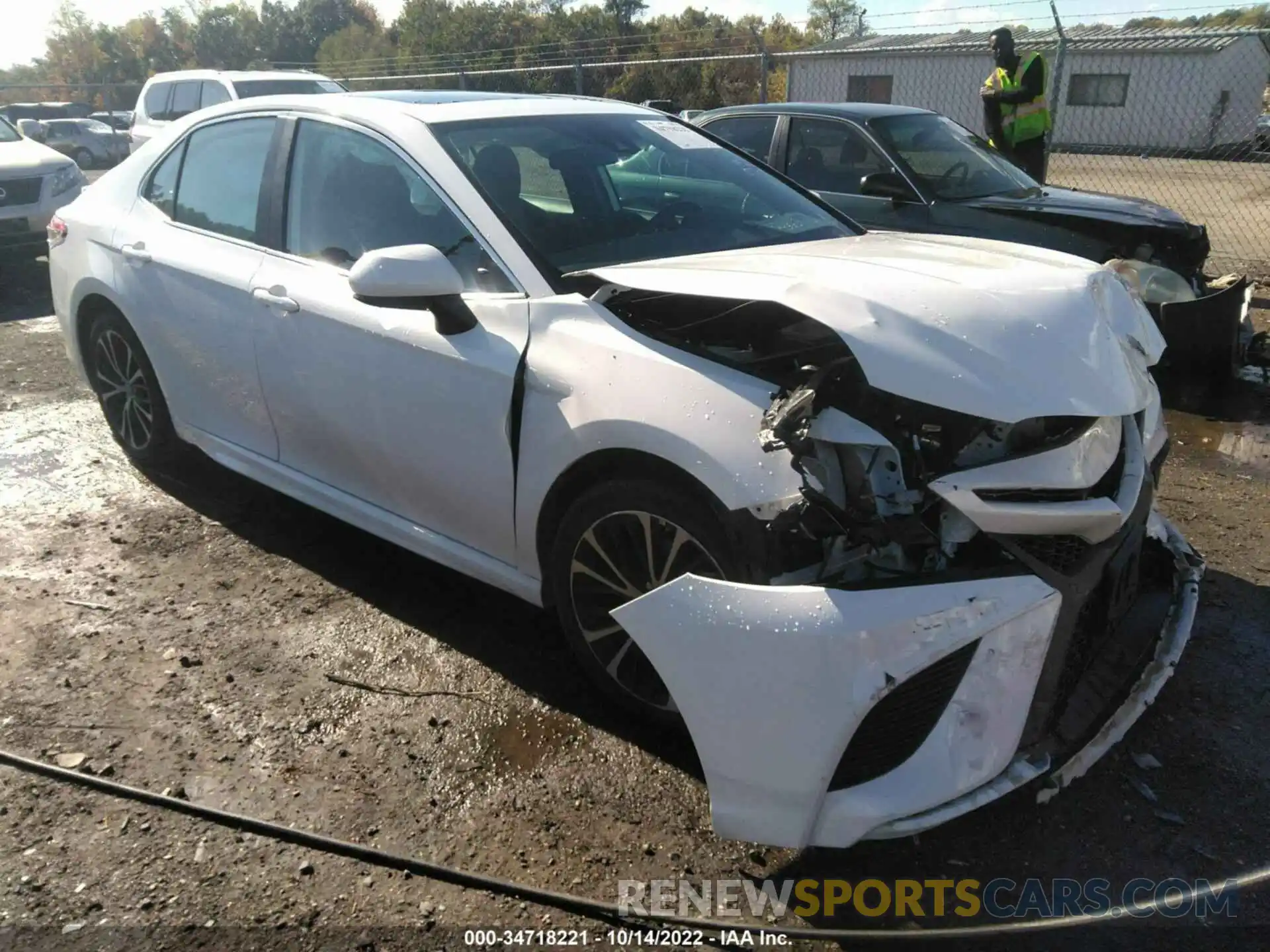 1 Photograph of a damaged car 4T1B11HK6KU833813 TOYOTA CAMRY 2019