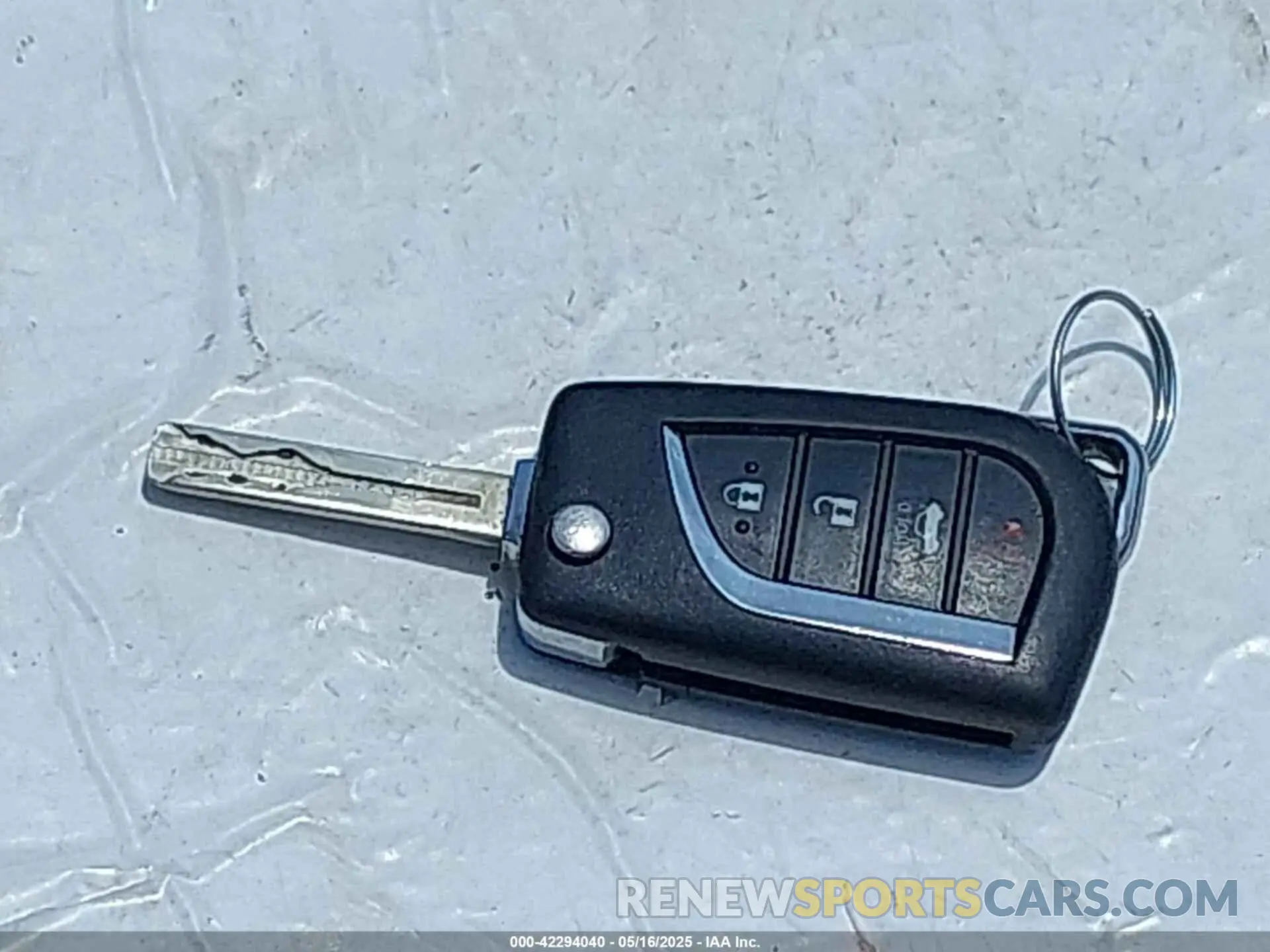 11 Photograph of a damaged car 4T1B11HK6KU842267 TOYOTA CAMRY 2019