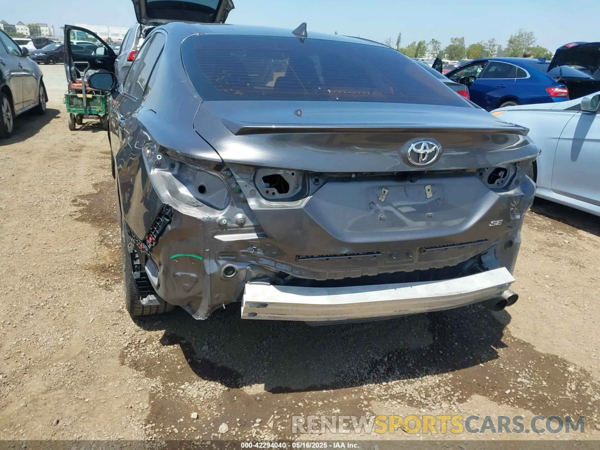6 Photograph of a damaged car 4T1B11HK6KU842267 TOYOTA CAMRY 2019