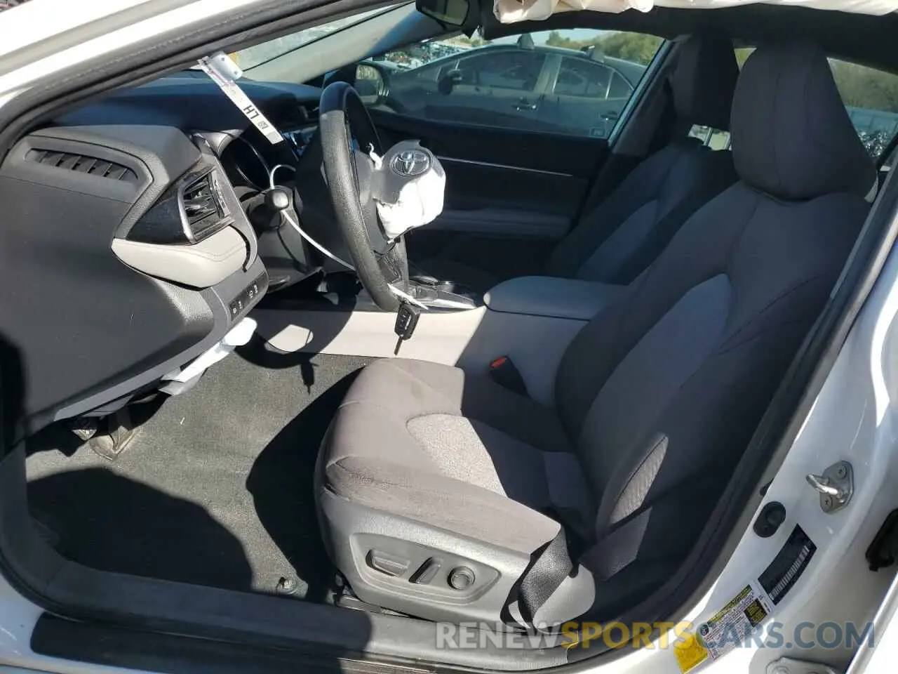 7 Photograph of a damaged car 4T1B11HK6KU844343 TOYOTA CAMRY 2019