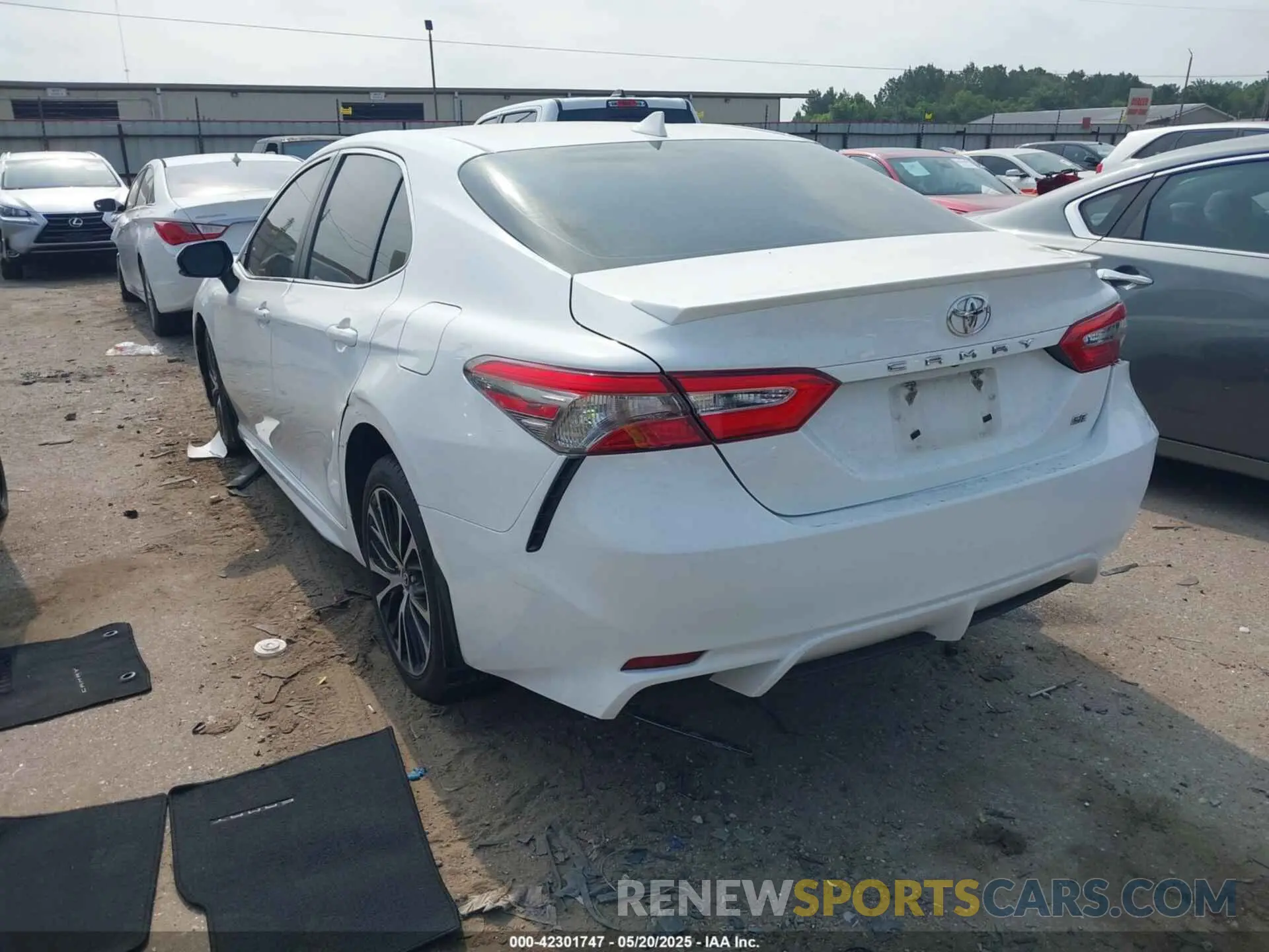 3 Photograph of a damaged car 4T1B11HK6KU847730 TOYOTA CAMRY 2019
