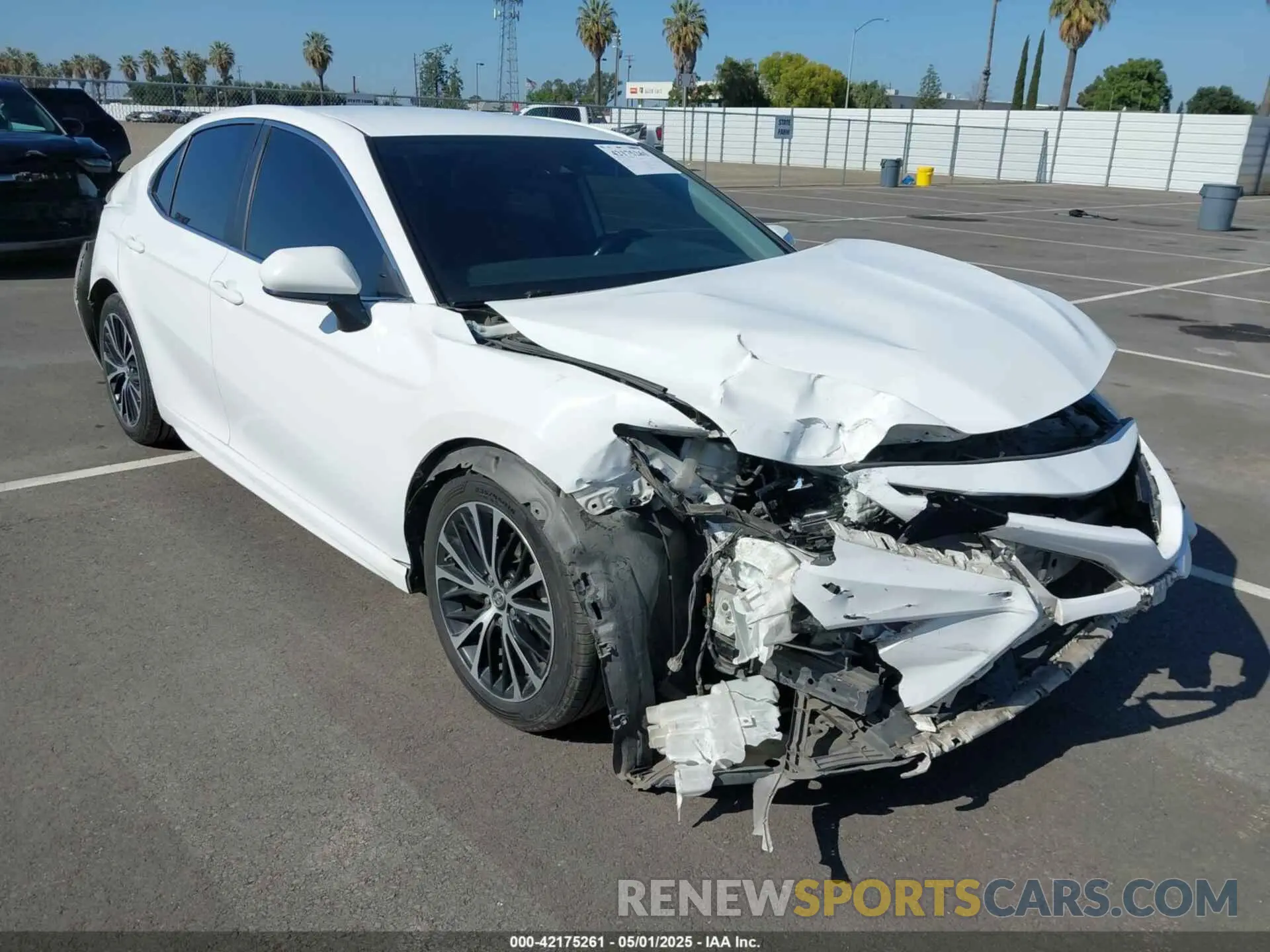 1 Photograph of a damaged car 4T1B11HK7KU161521 TOYOTA CAMRY 2019