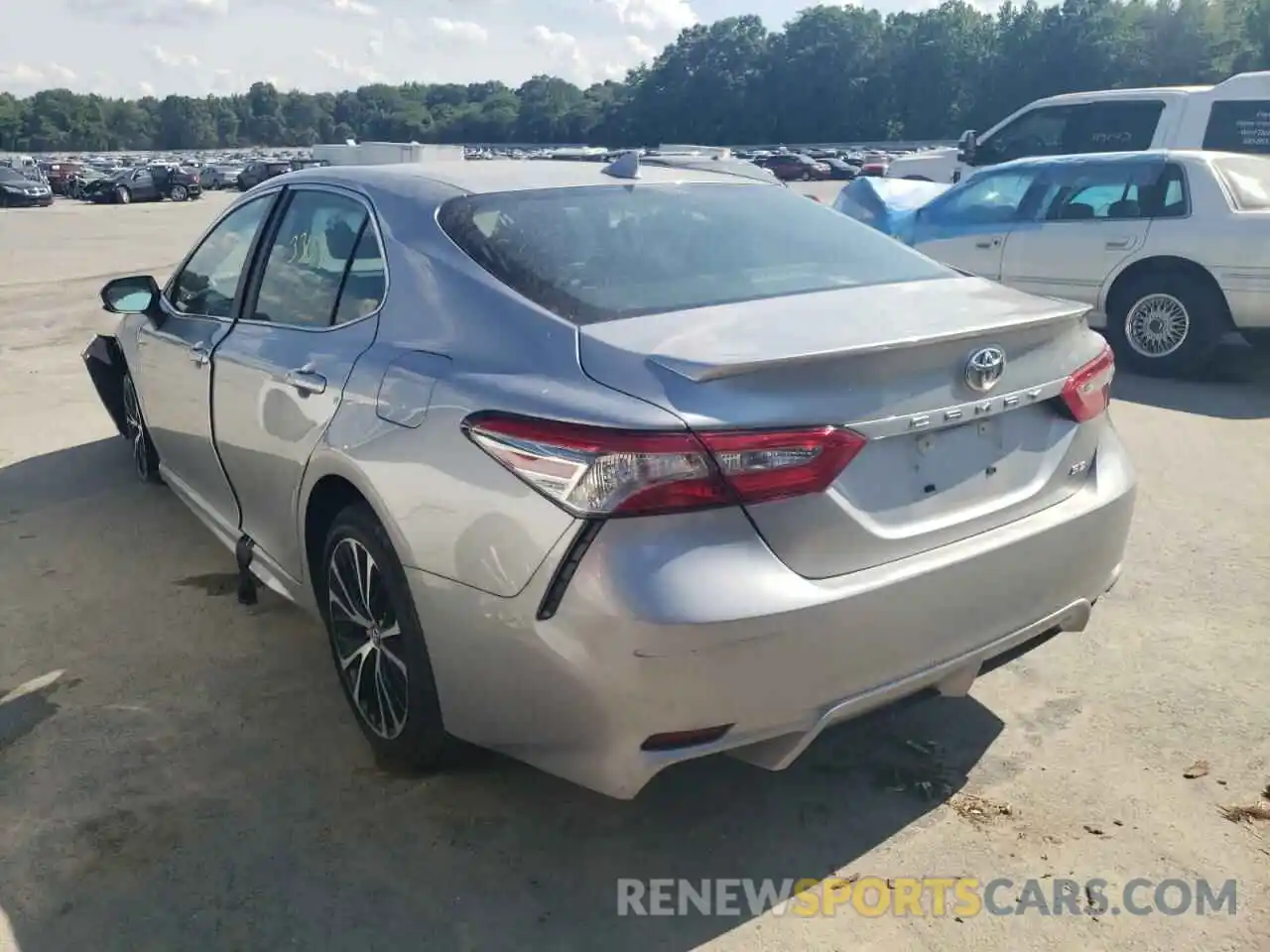 3 Photograph of a damaged car 4T1B11HK7KU162295 TOYOTA CAMRY 2019