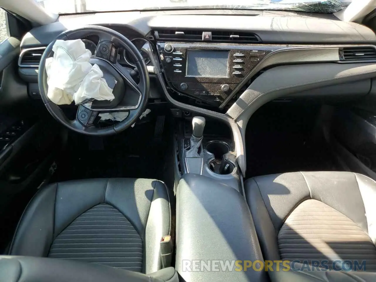 8 Photograph of a damaged car 4T1B11HK7KU165715 TOYOTA CAMRY 2019