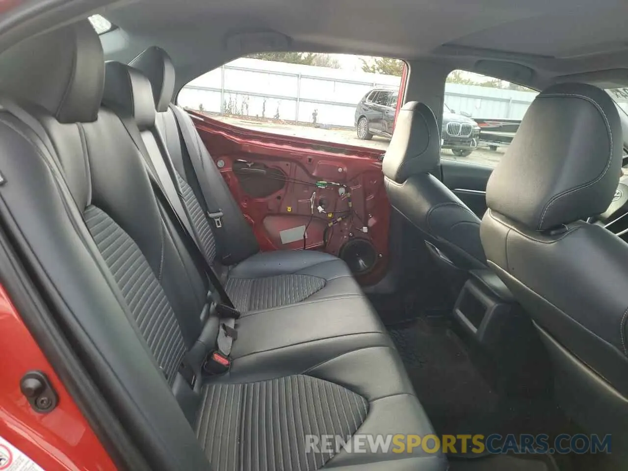 10 Photograph of a damaged car 4T1B11HK7KU167190 TOYOTA CAMRY 2019