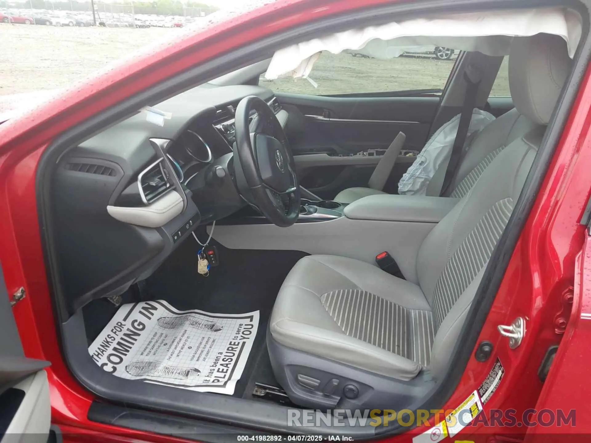 5 Photograph of a damaged car 4T1B11HK7KU167545 TOYOTA CAMRY 2019