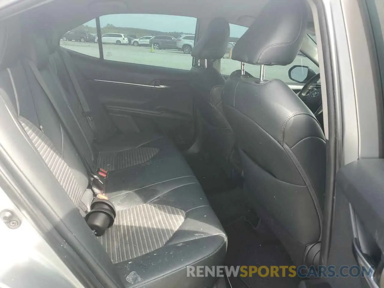 10 Photograph of a damaged car 4T1B11HK7KU168789 TOYOTA CAMRY 2019