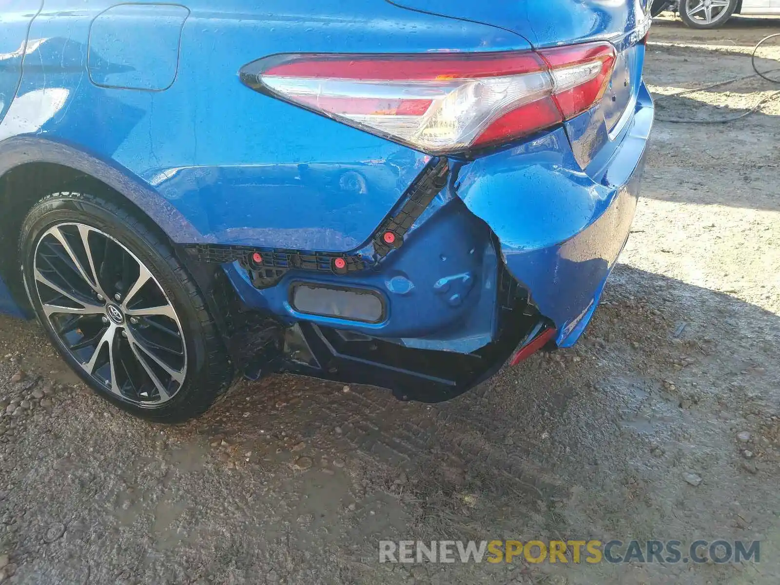 9 Photograph of a damaged car 4T1B11HK7KU169439 TOYOTA CAMRY 2019