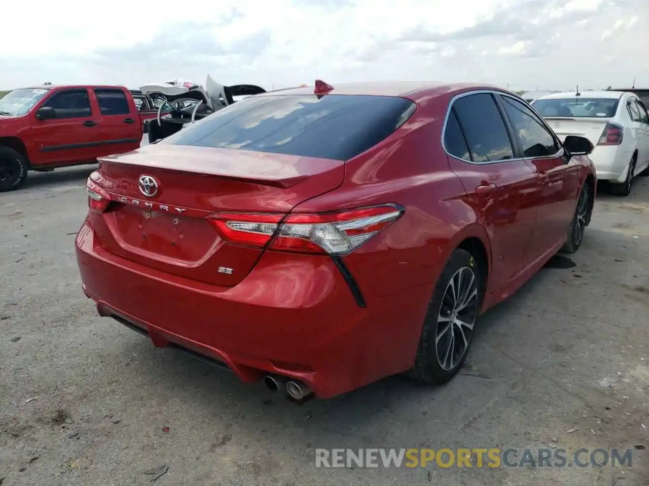 4 Photograph of a damaged car 4T1B11HK7KU172809 TOYOTA CAMRY 2019