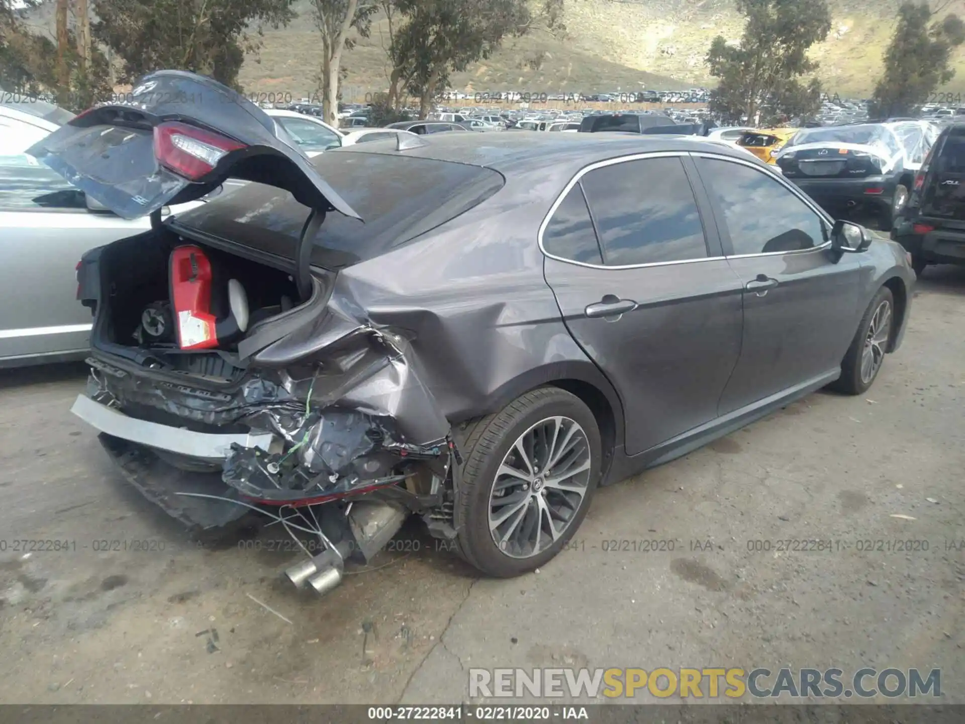 4 Photograph of a damaged car 4T1B11HK7KU178528 TOYOTA CAMRY 2019