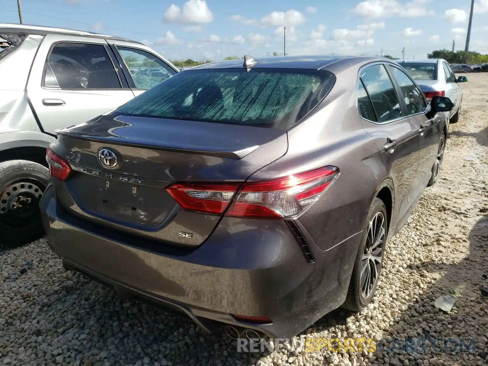 4 Photograph of a damaged car 4T1B11HK7KU180604 TOYOTA CAMRY 2019