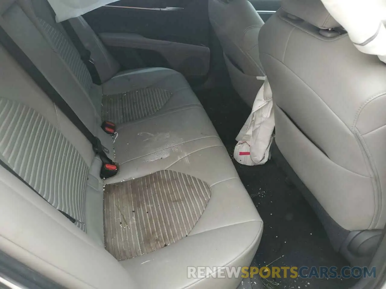 11 Photograph of a damaged car 4T1B11HK7KU183549 TOYOTA CAMRY 2019
