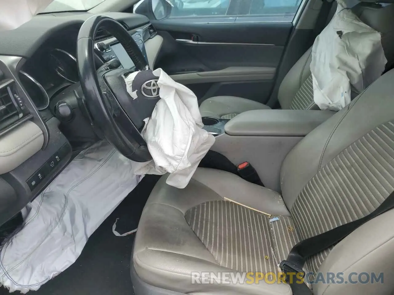 7 Photograph of a damaged car 4T1B11HK7KU183549 TOYOTA CAMRY 2019