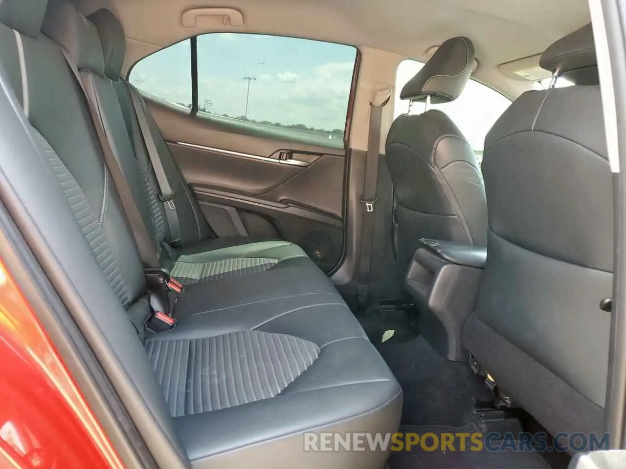 10 Photograph of a damaged car 4T1B11HK7KU190274 TOYOTA CAMRY 2019