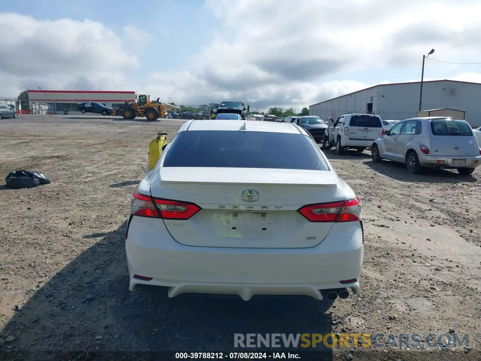 16 Photograph of a damaged car 4T1B11HK7KU195278 TOYOTA CAMRY 2019