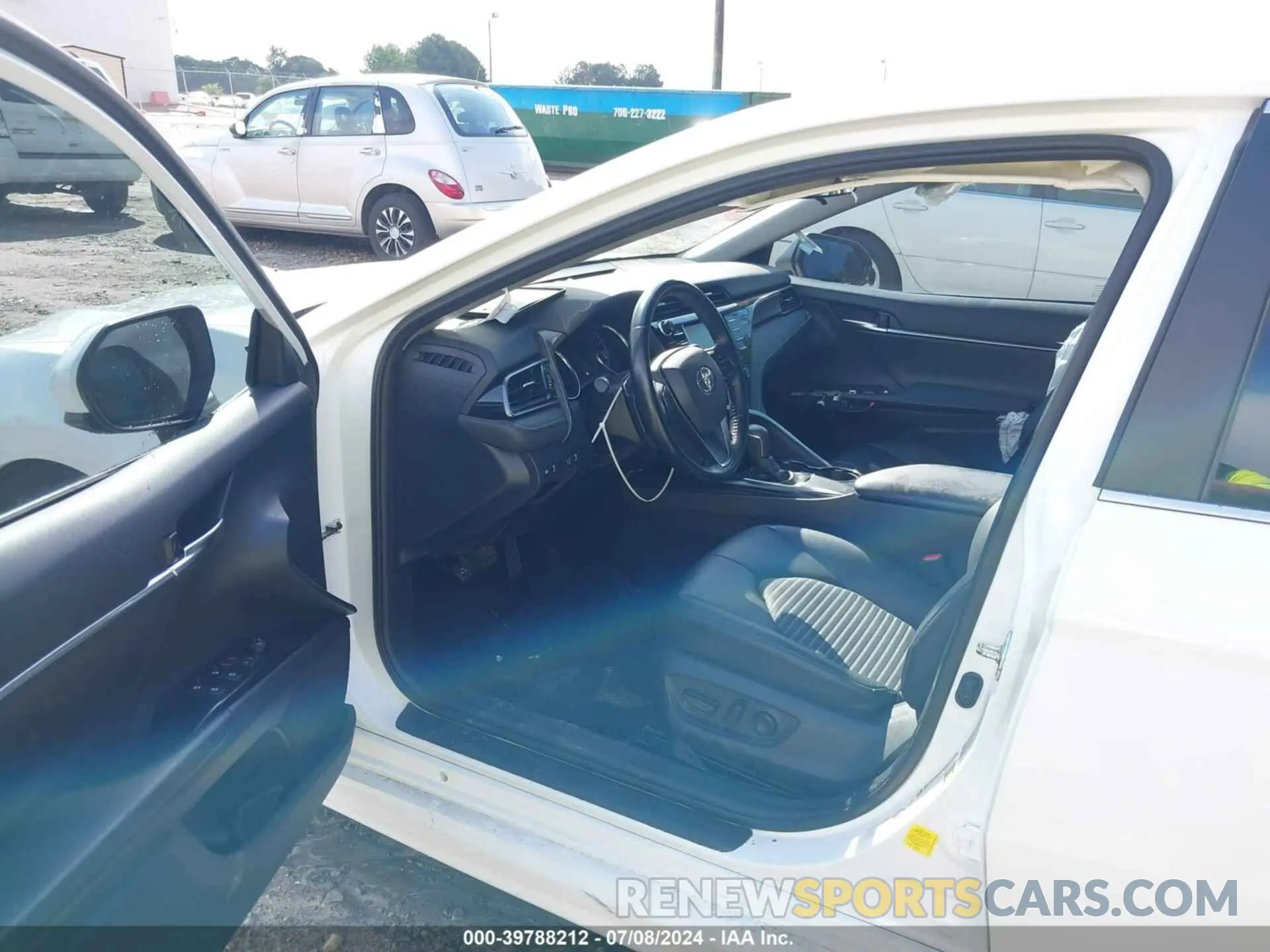 5 Photograph of a damaged car 4T1B11HK7KU195278 TOYOTA CAMRY 2019