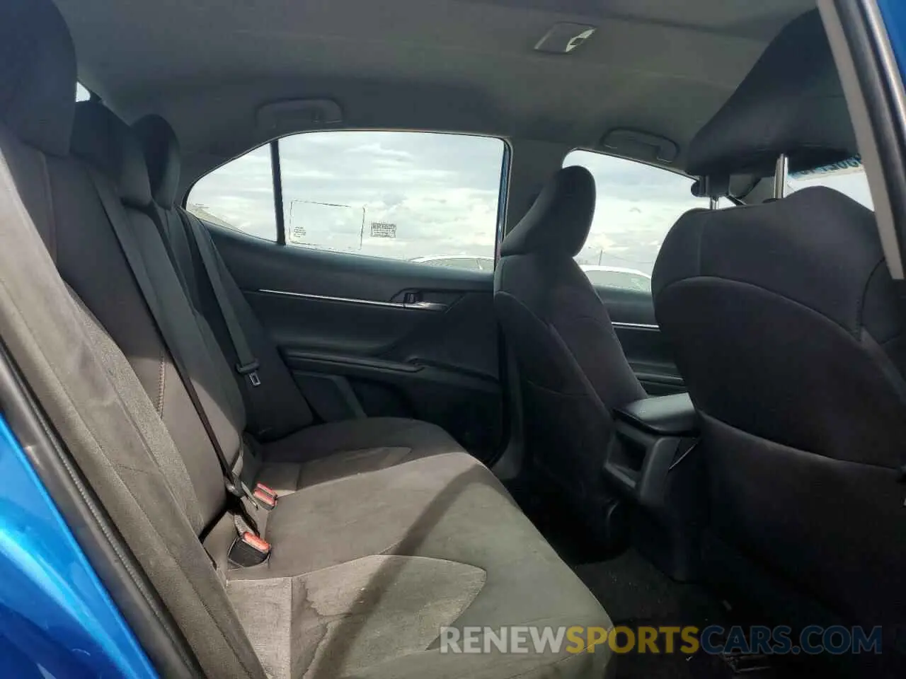 10 Photograph of a damaged car 4T1B11HK7KU195958 TOYOTA CAMRY 2019