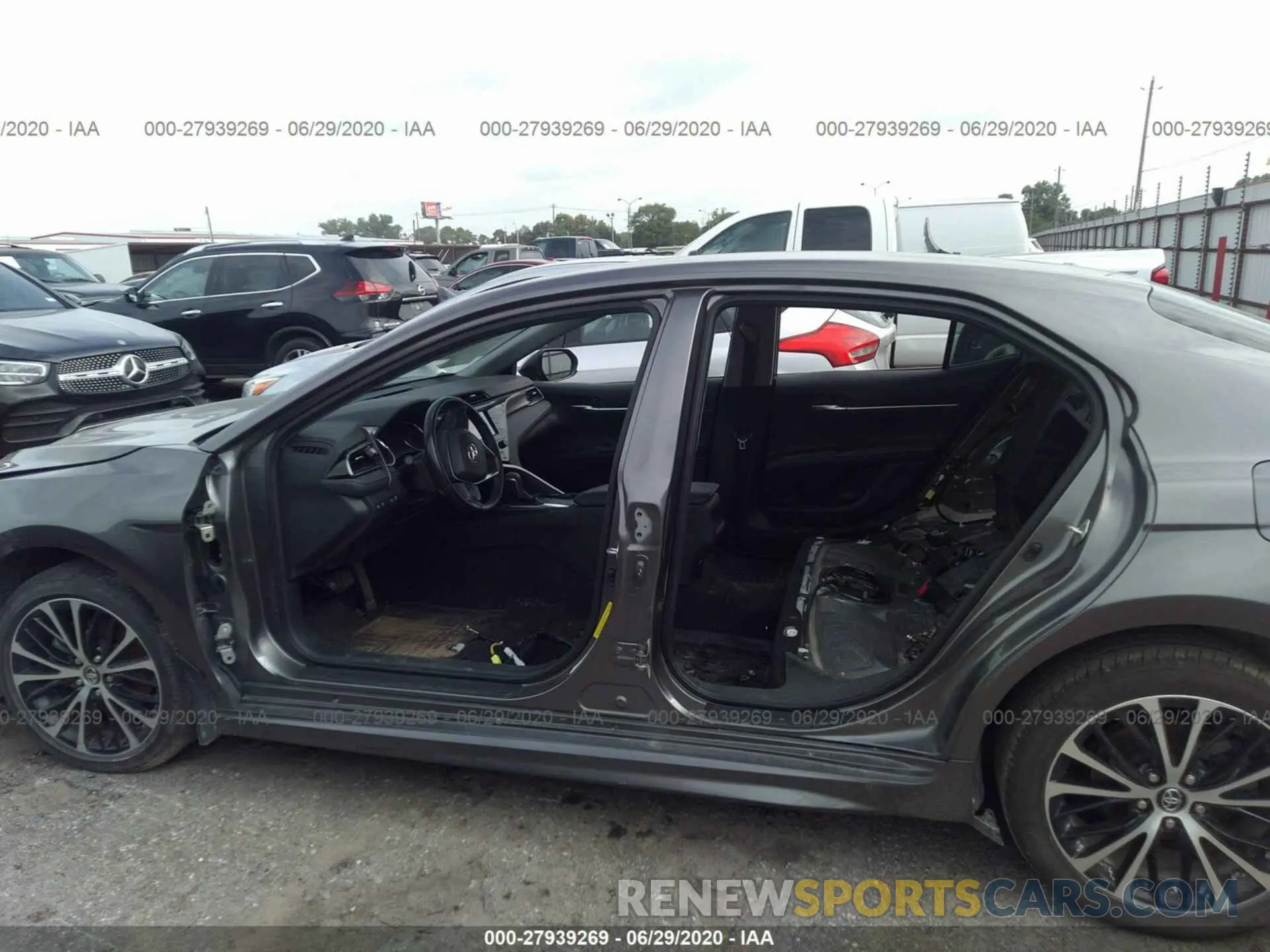 6 Photograph of a damaged car 4T1B11HK7KU198312 TOYOTA CAMRY 2019