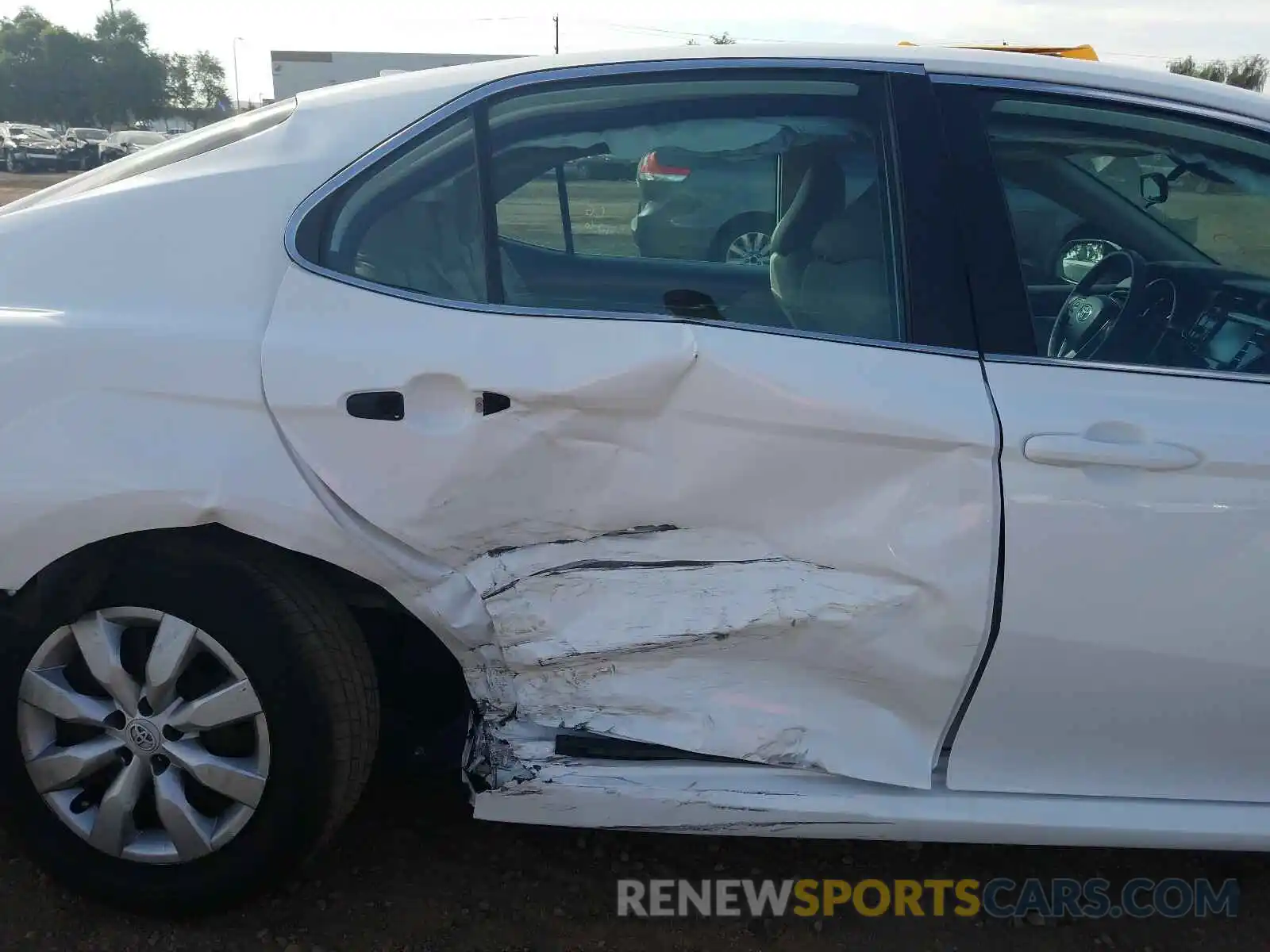 6 Photograph of a damaged car 4T1B11HK7KU204805 TOYOTA CAMRY 2019