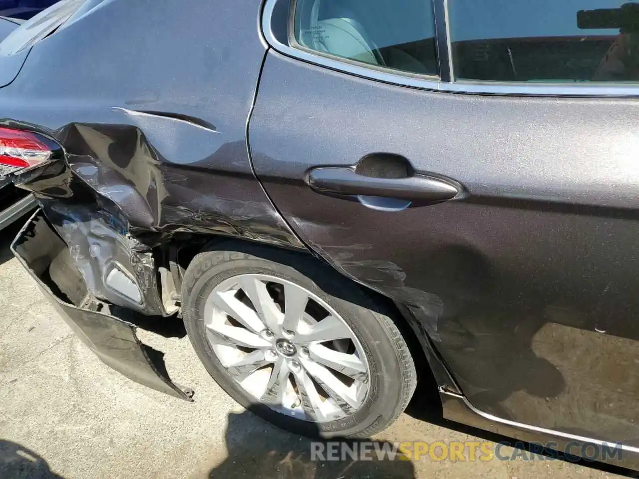 9 Photograph of a damaged car 4T1B11HK7KU206408 TOYOTA CAMRY 2019