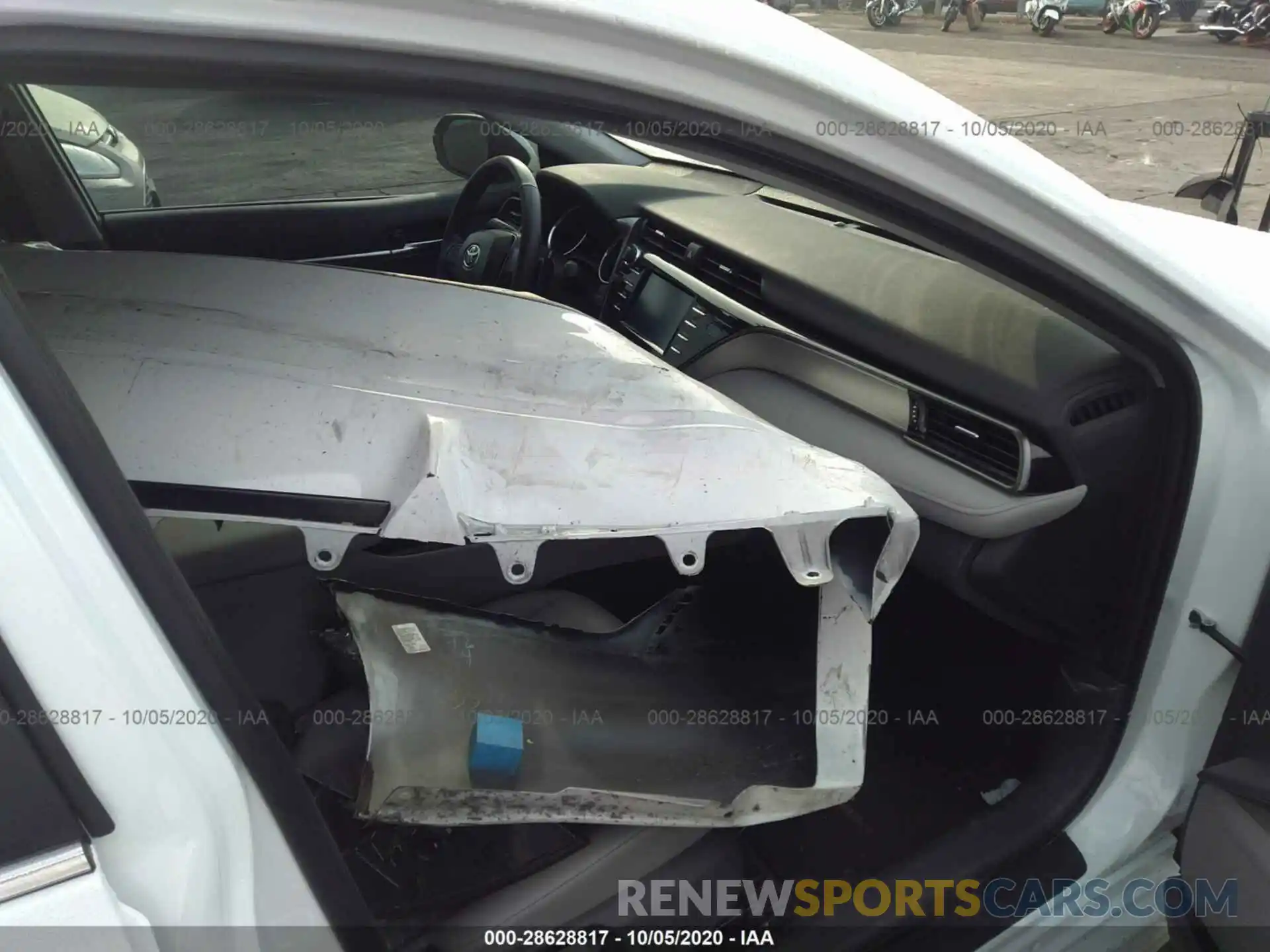 5 Photograph of a damaged car 4T1B11HK7KU208935 TOYOTA CAMRY 2019